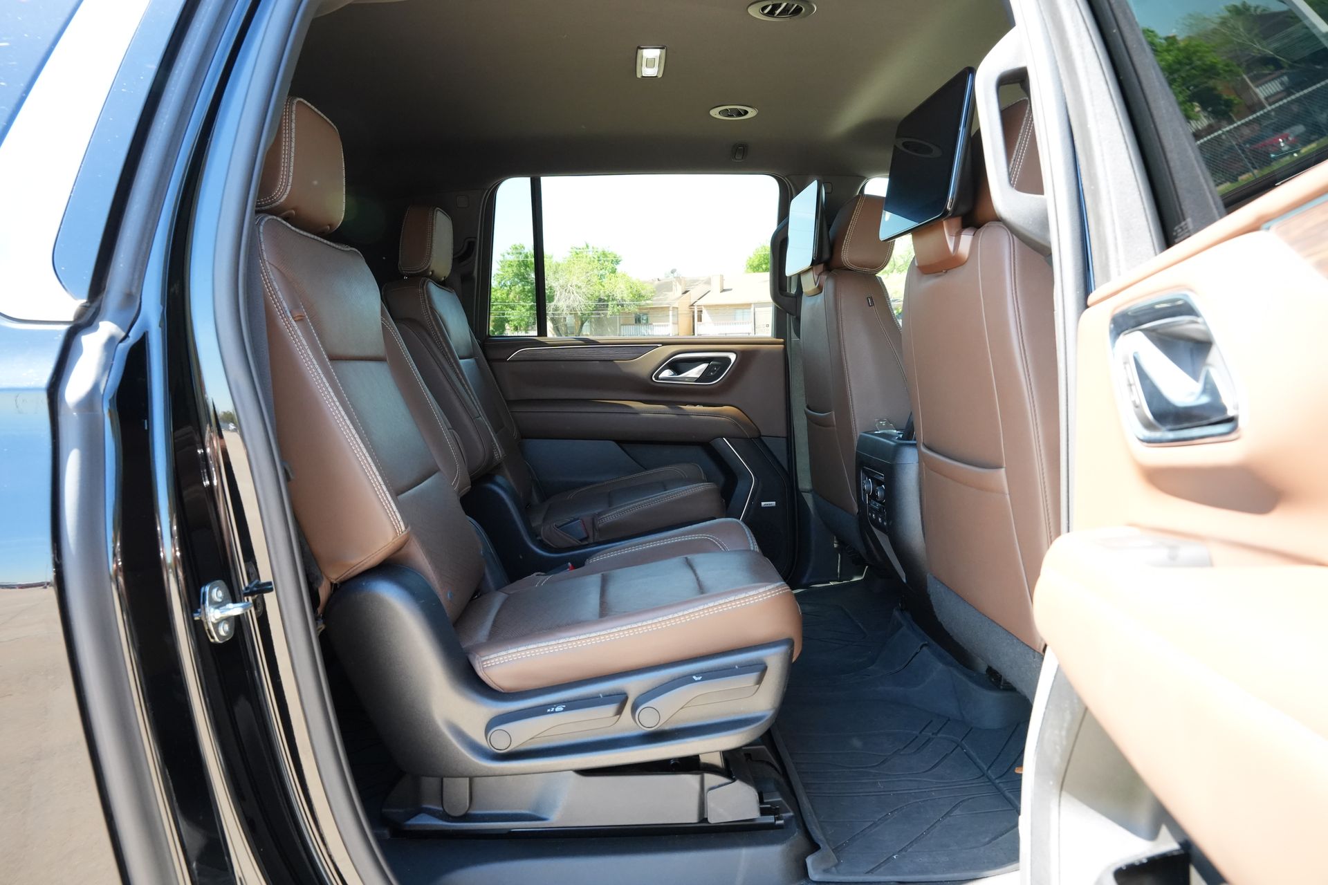 2023 Chevrolet Suburban High Country Black at Bayway Cadillac of The Woodlands