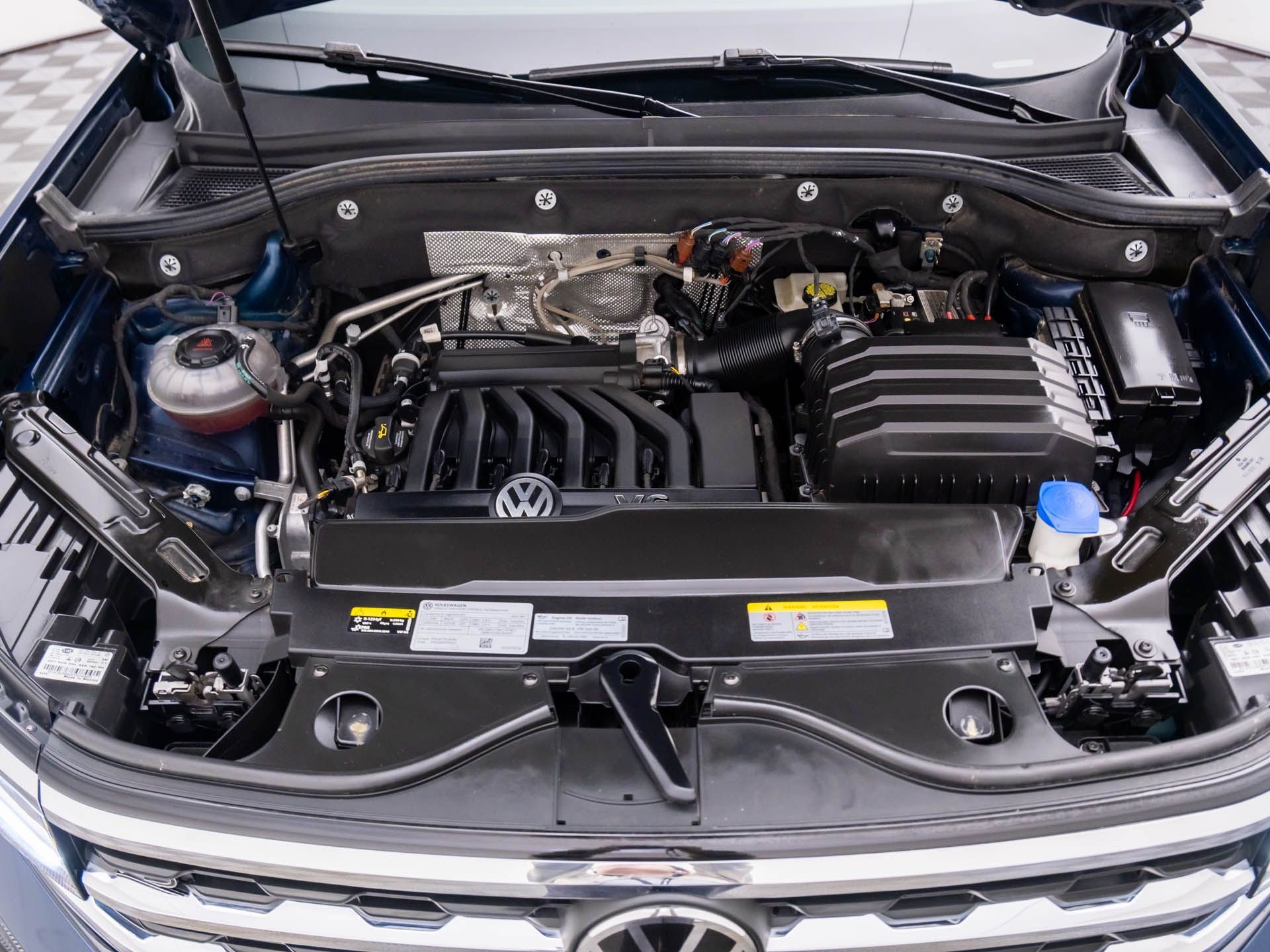 2023 Volkswagen Atlas Cross Sport 3.6L V6 SEL Premium R-Line photo