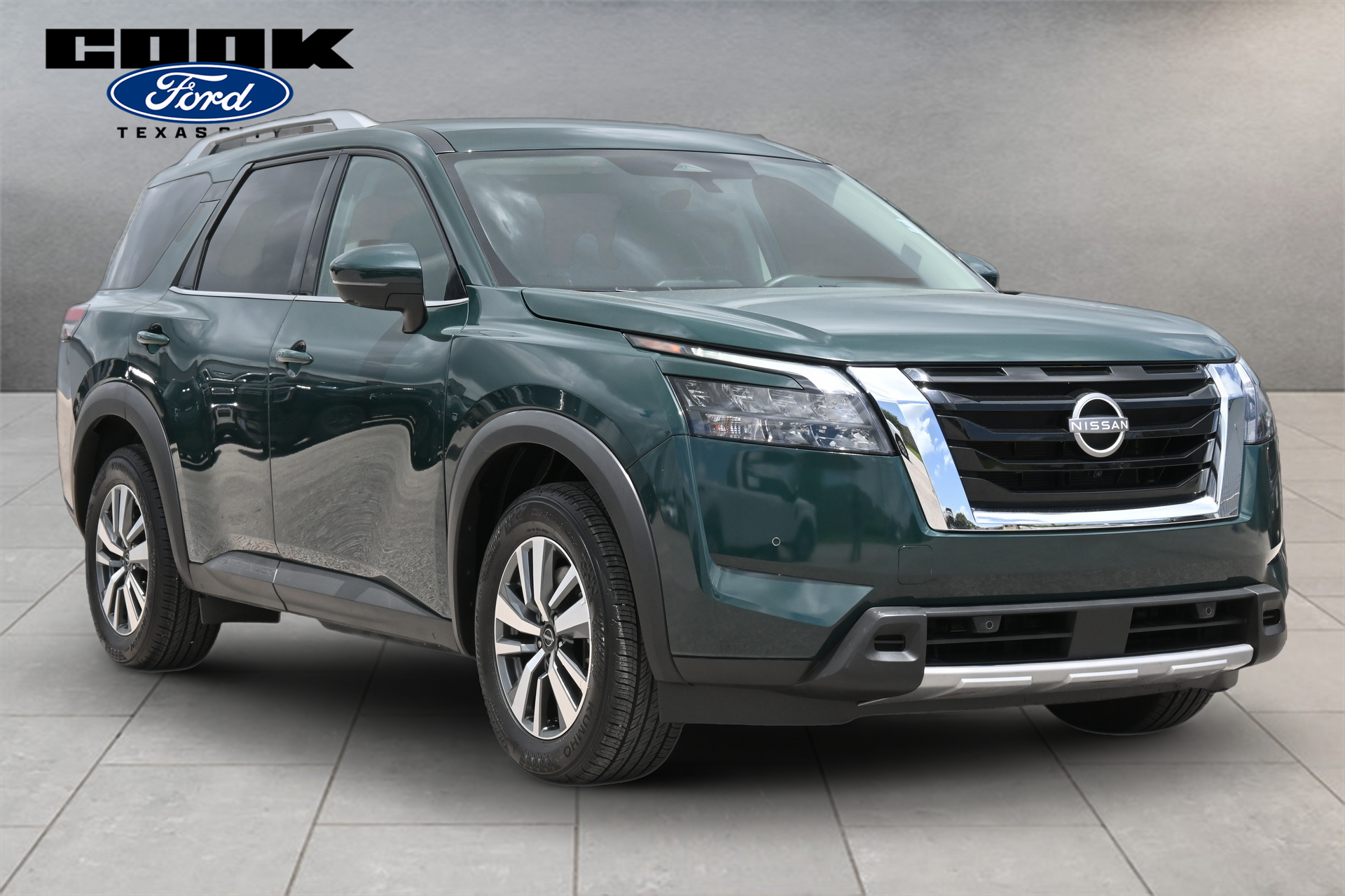 2025 Nissan Pathfinder SL Black at Baytown Hyundai