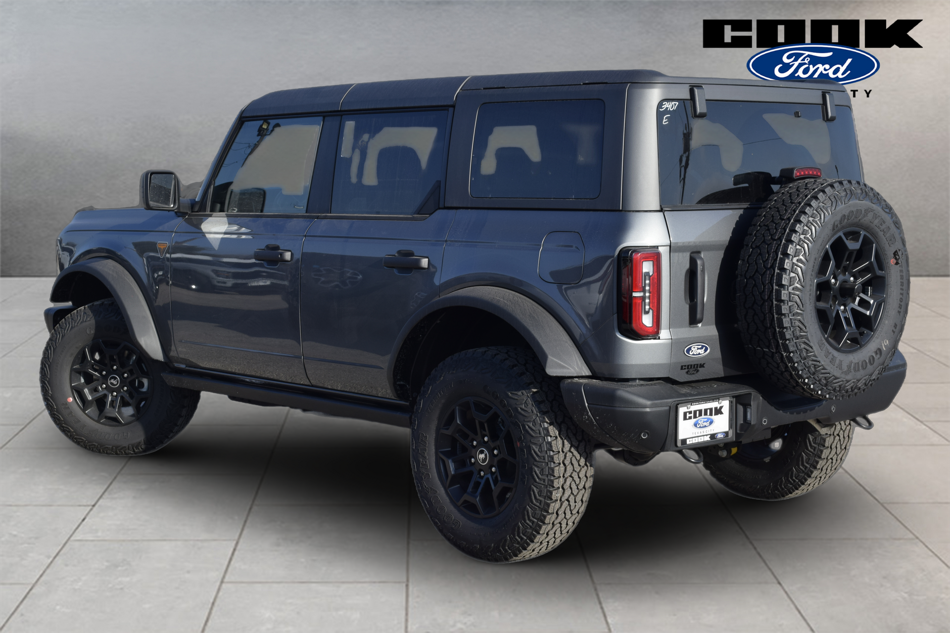 2026 Ford Bronco Badlands Gray at Cook Ford