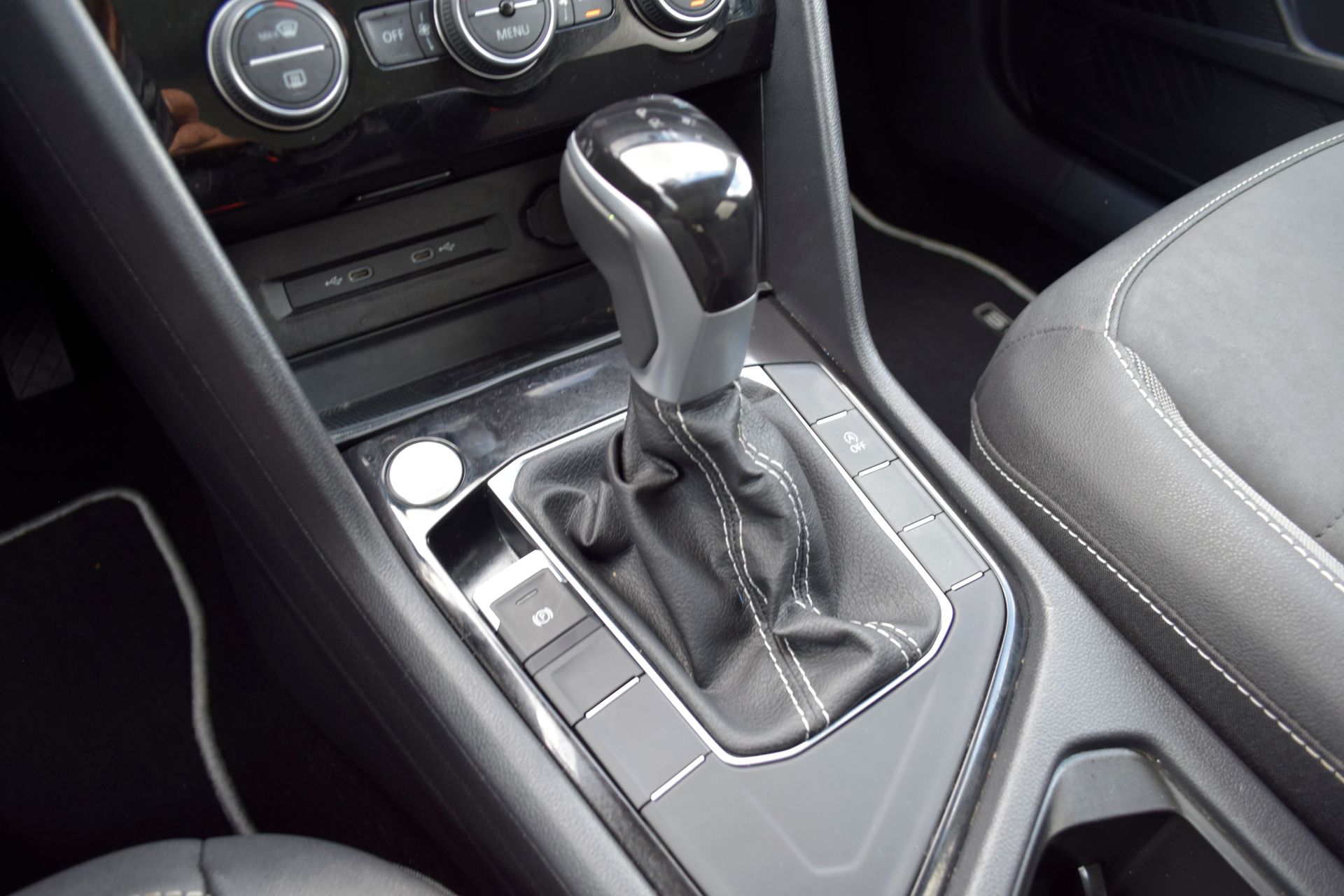 2024 Volkswagen Taos 1.5T SE White at Texan Dodge Chrysler Jeep Ram