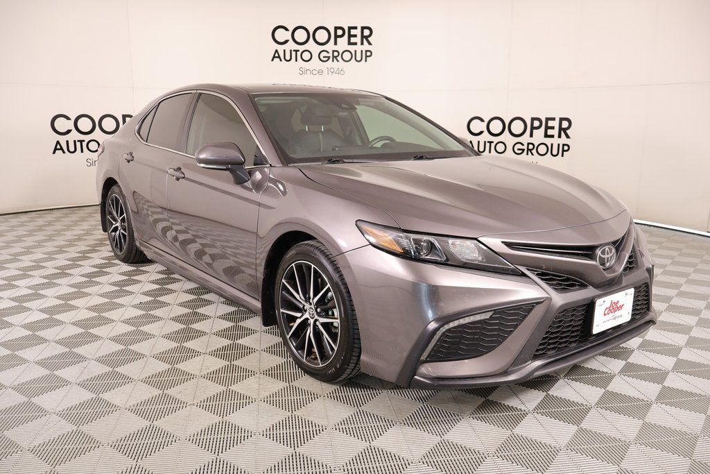 2023 Toyota Camry SE FWD