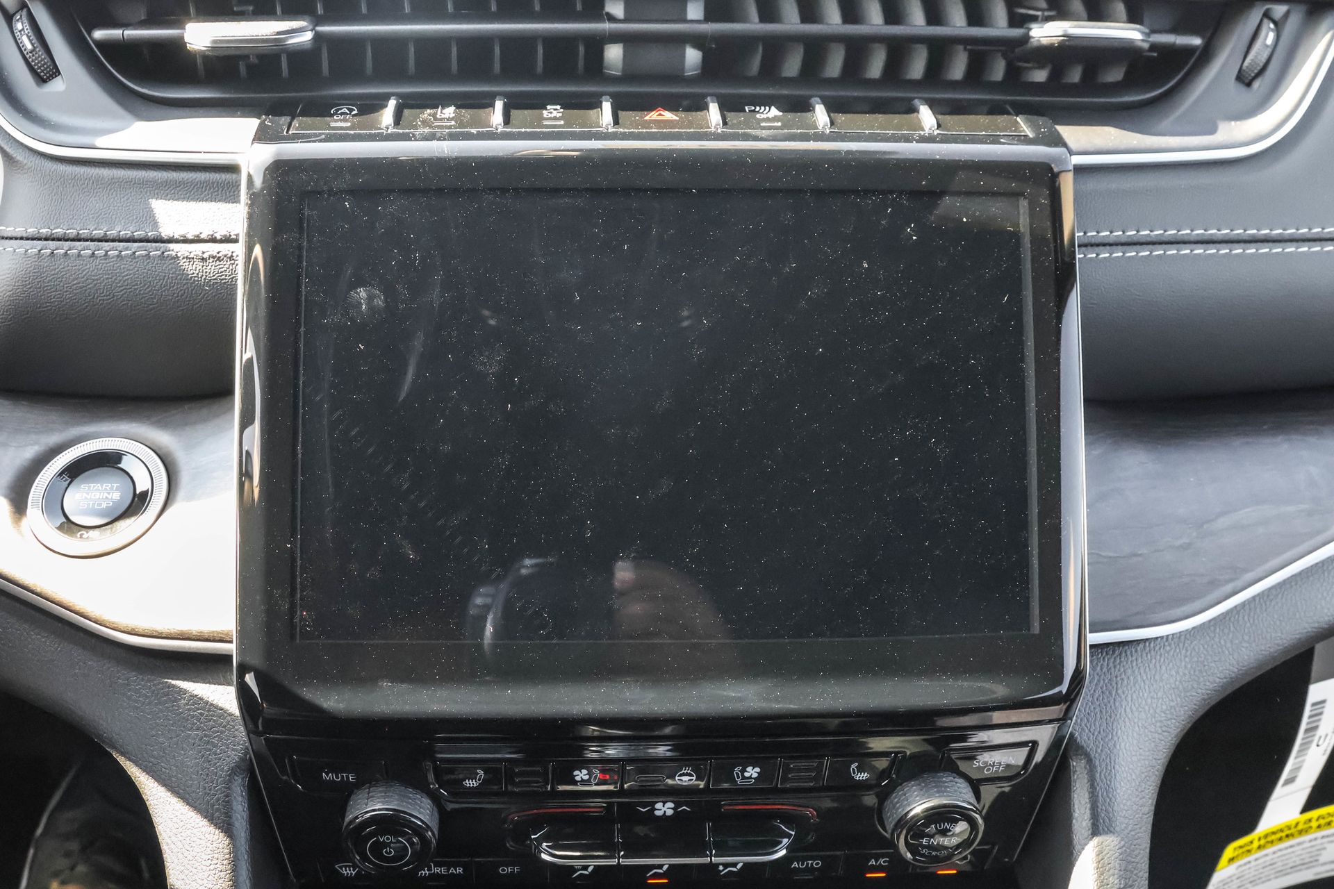 2025 JEEP GRAND CHEROKEE - Image 18