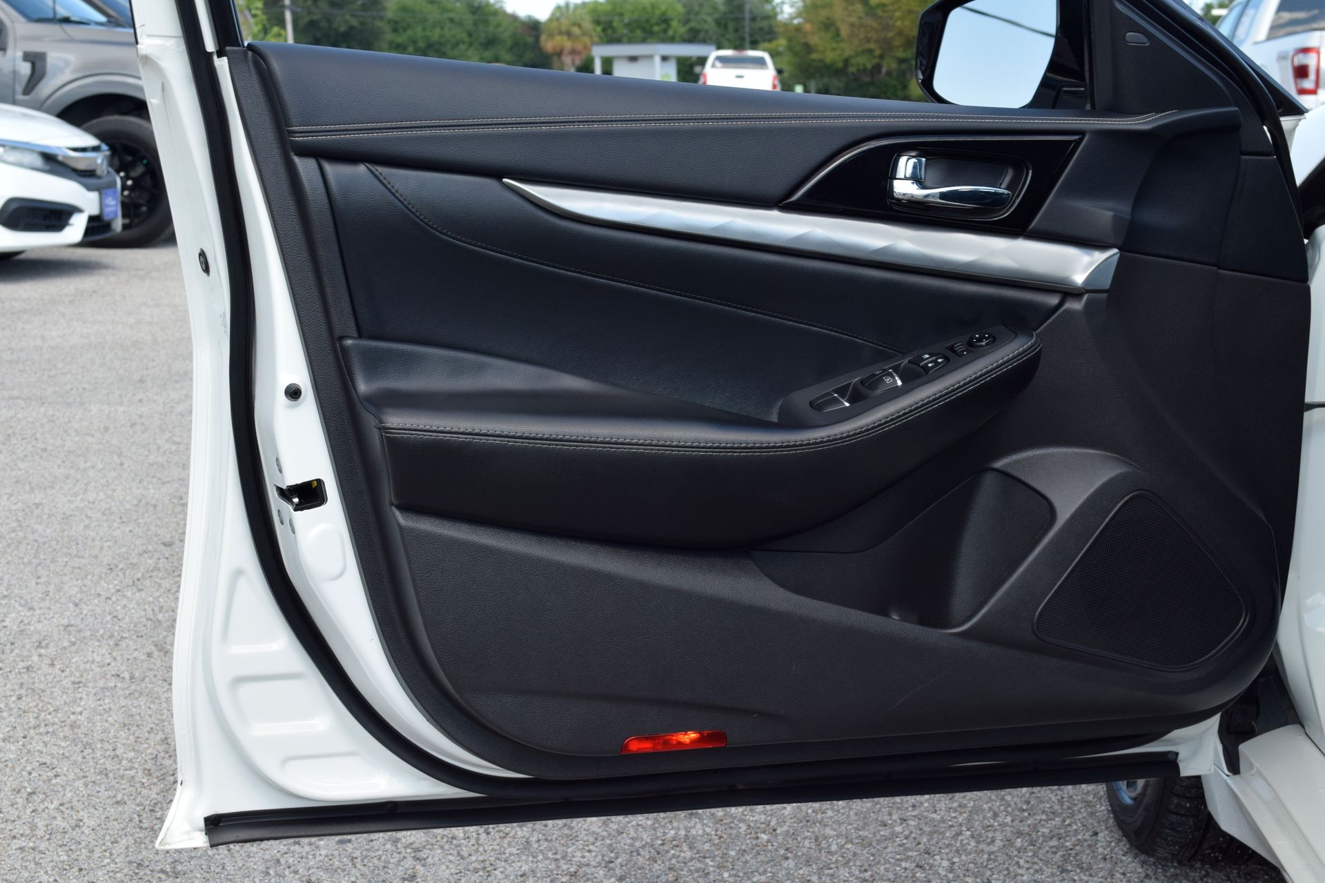 2023 Nissan Maxima SV White at AutoSavvy Houston Southwest