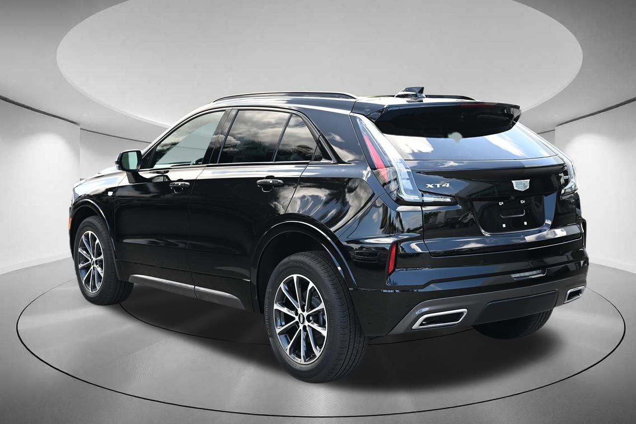 2024 Cadillac XT4 Sport 3