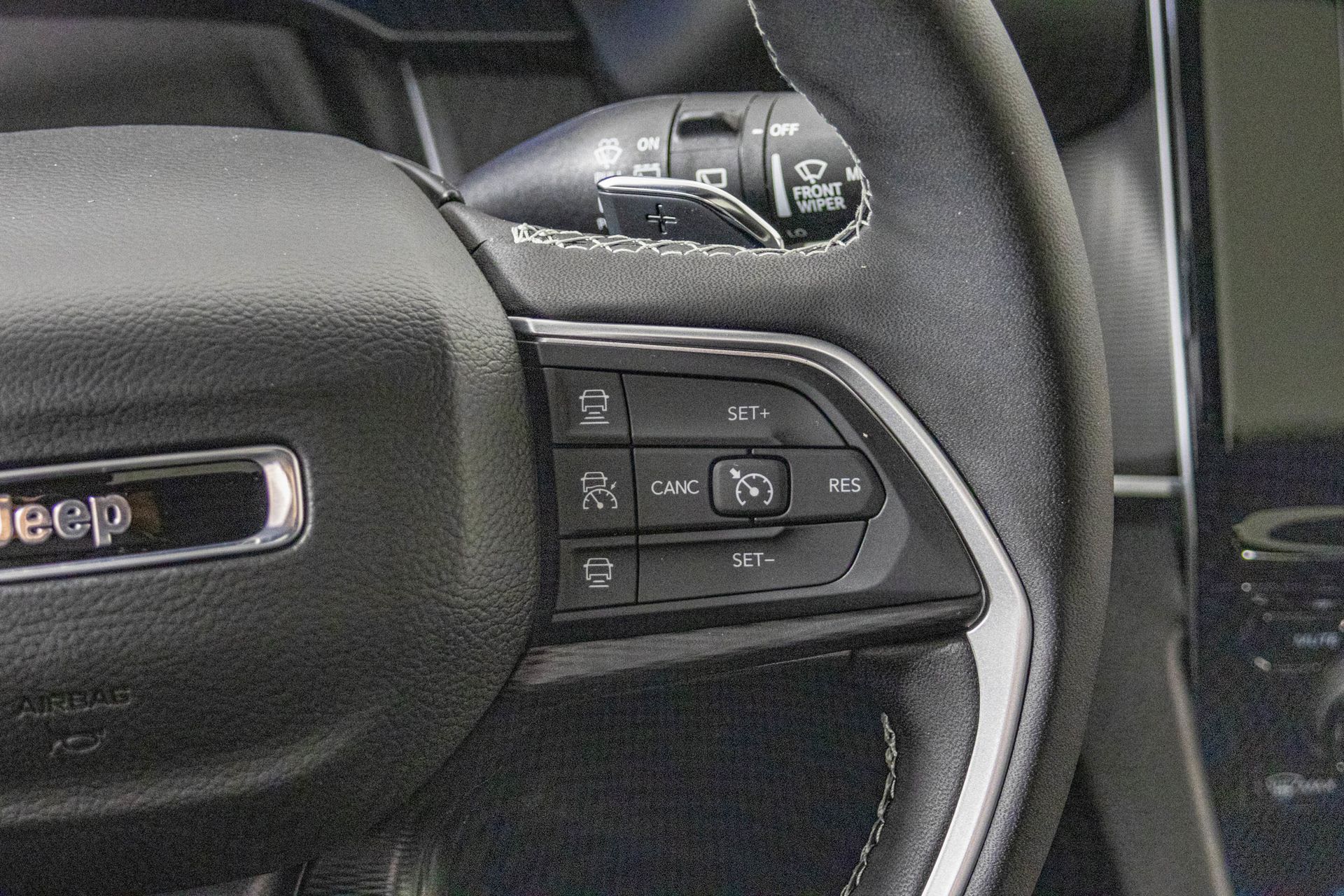 2025 JEEP GRAND CHEROKEE L - Image 32