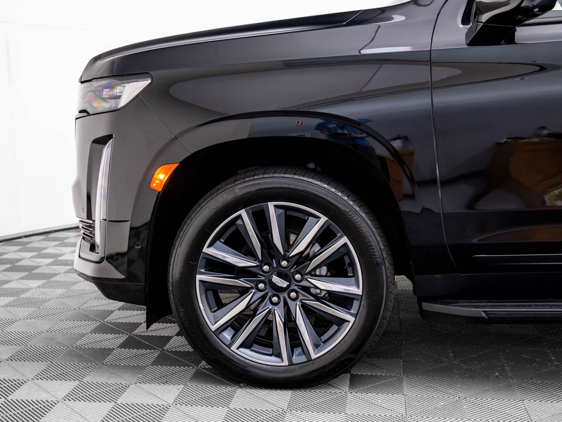 2023 Cadillac Escalade Sport photo
