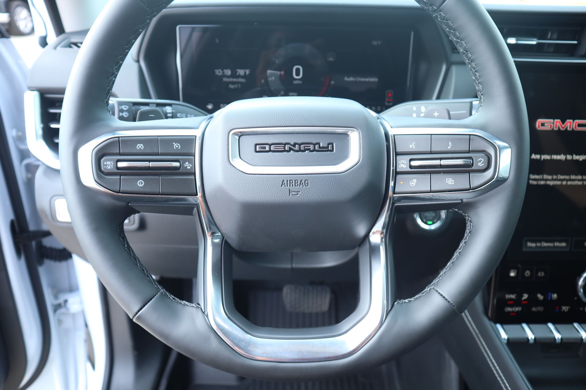 View vehicle photo 3