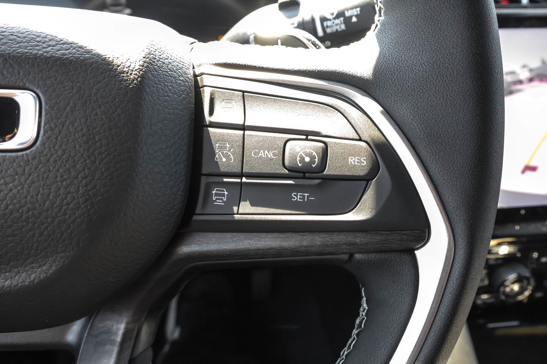 2025 JEEP GRAND CHEROKEE - Image 26