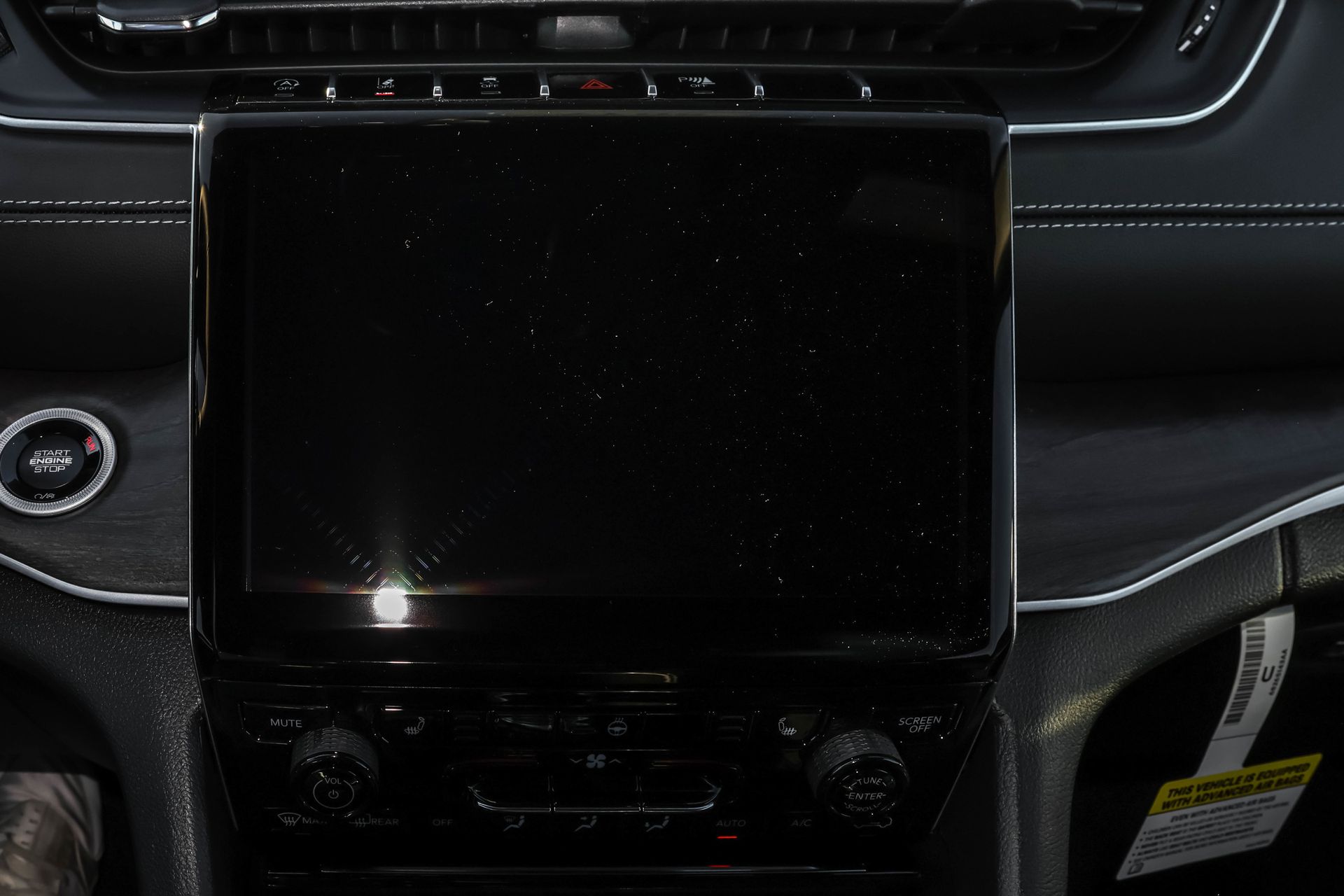 2025 JEEP GRAND CHEROKEE - Image 17