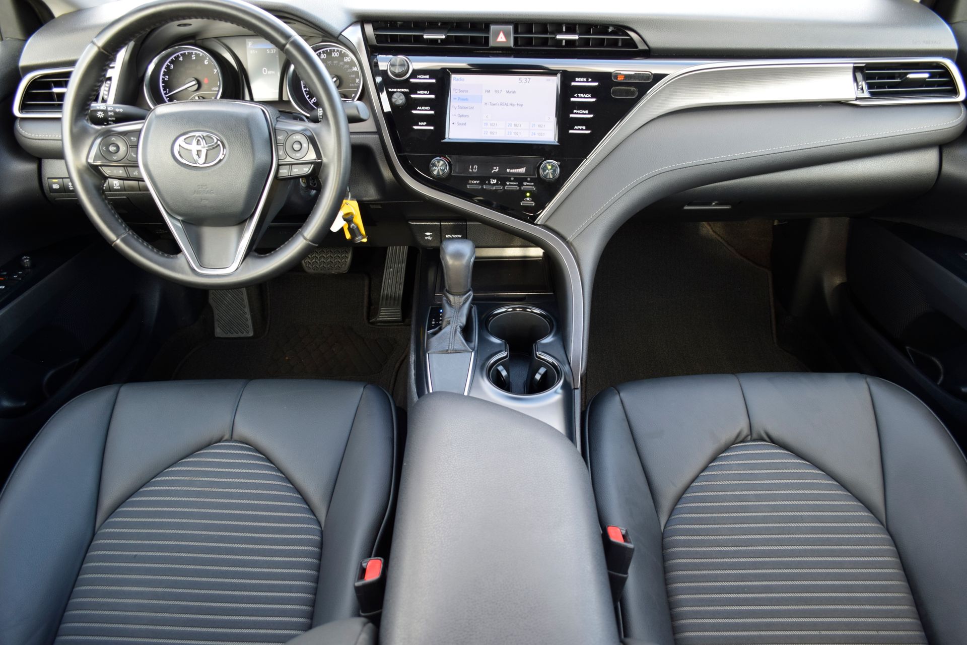 2019 Toyota Camry SE - 4
