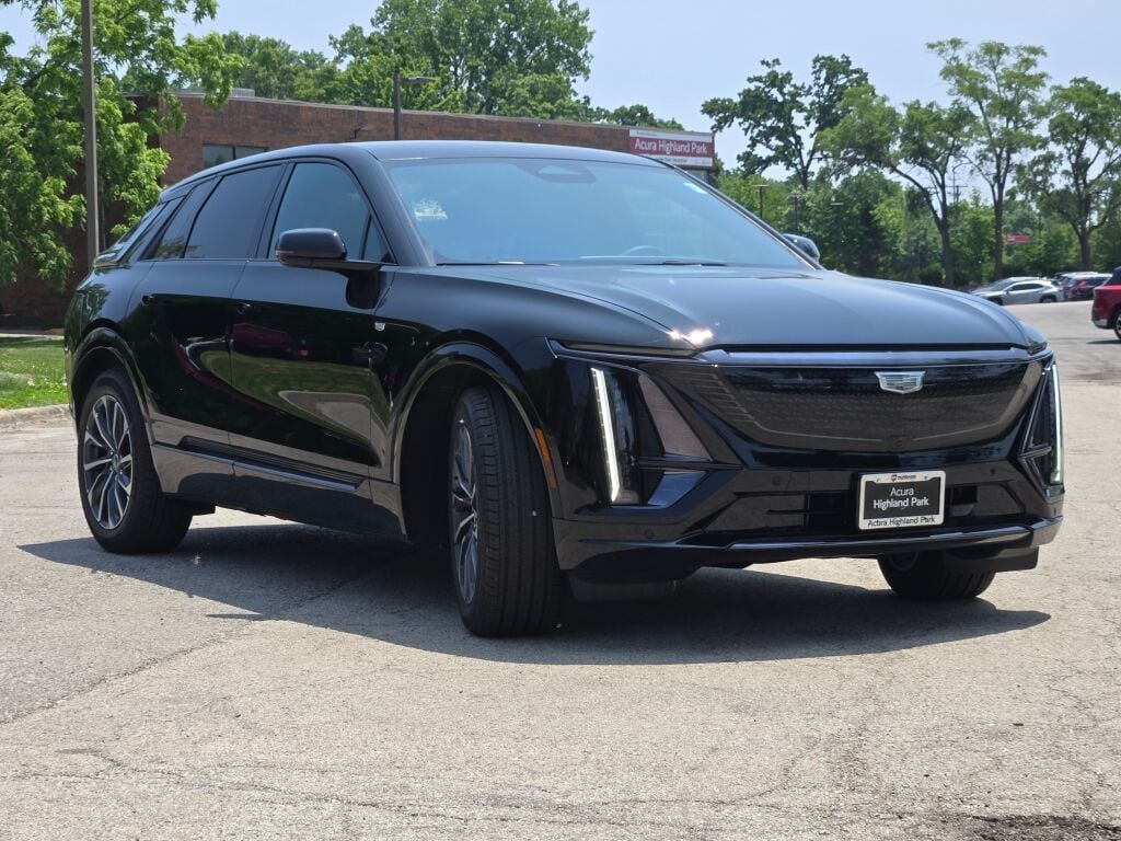 2025 Cadillac Lyriq Sport photo 3