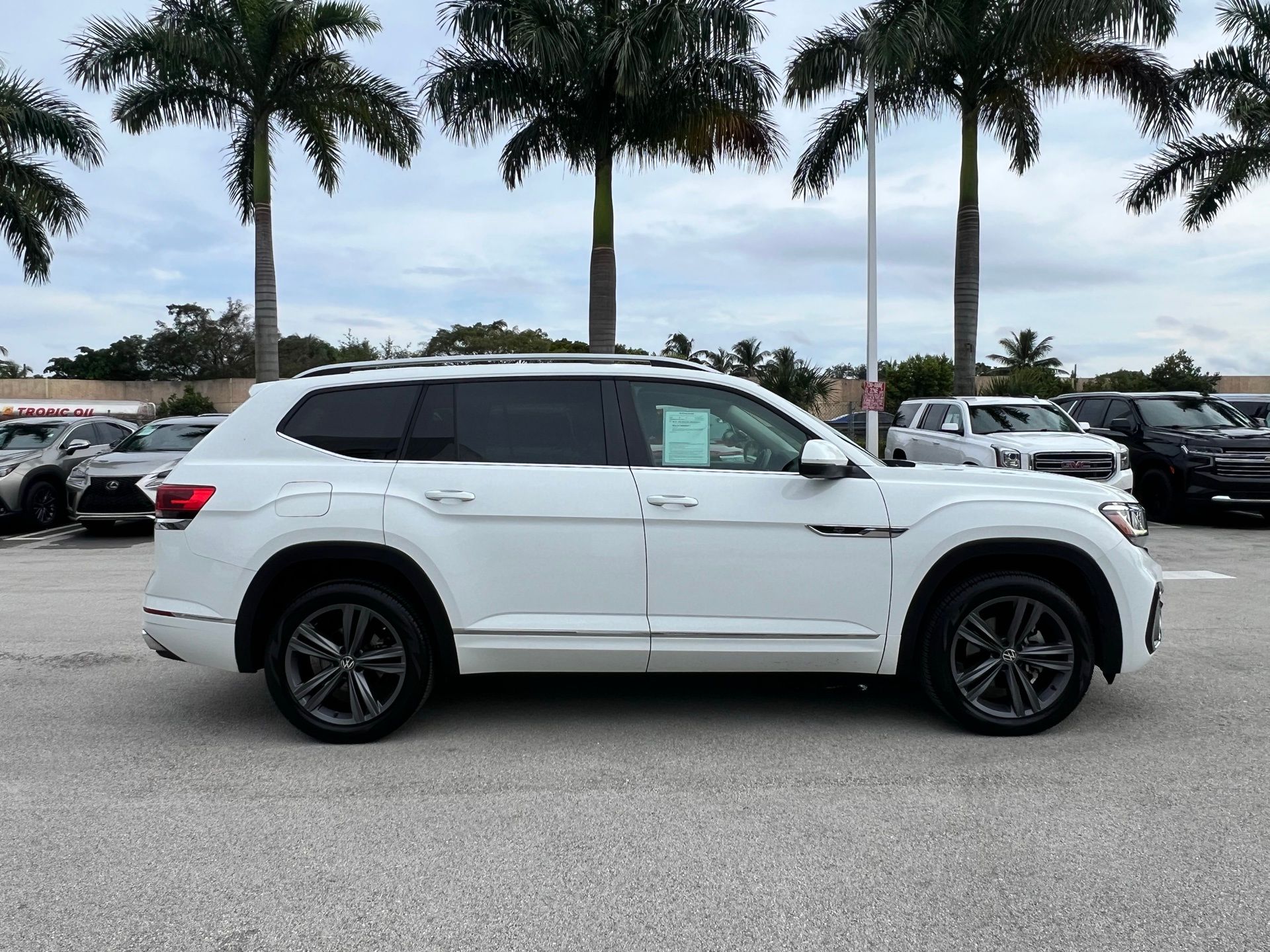 2022 Volkswagen Atlas 3.6L V6 SEL R-Line 23