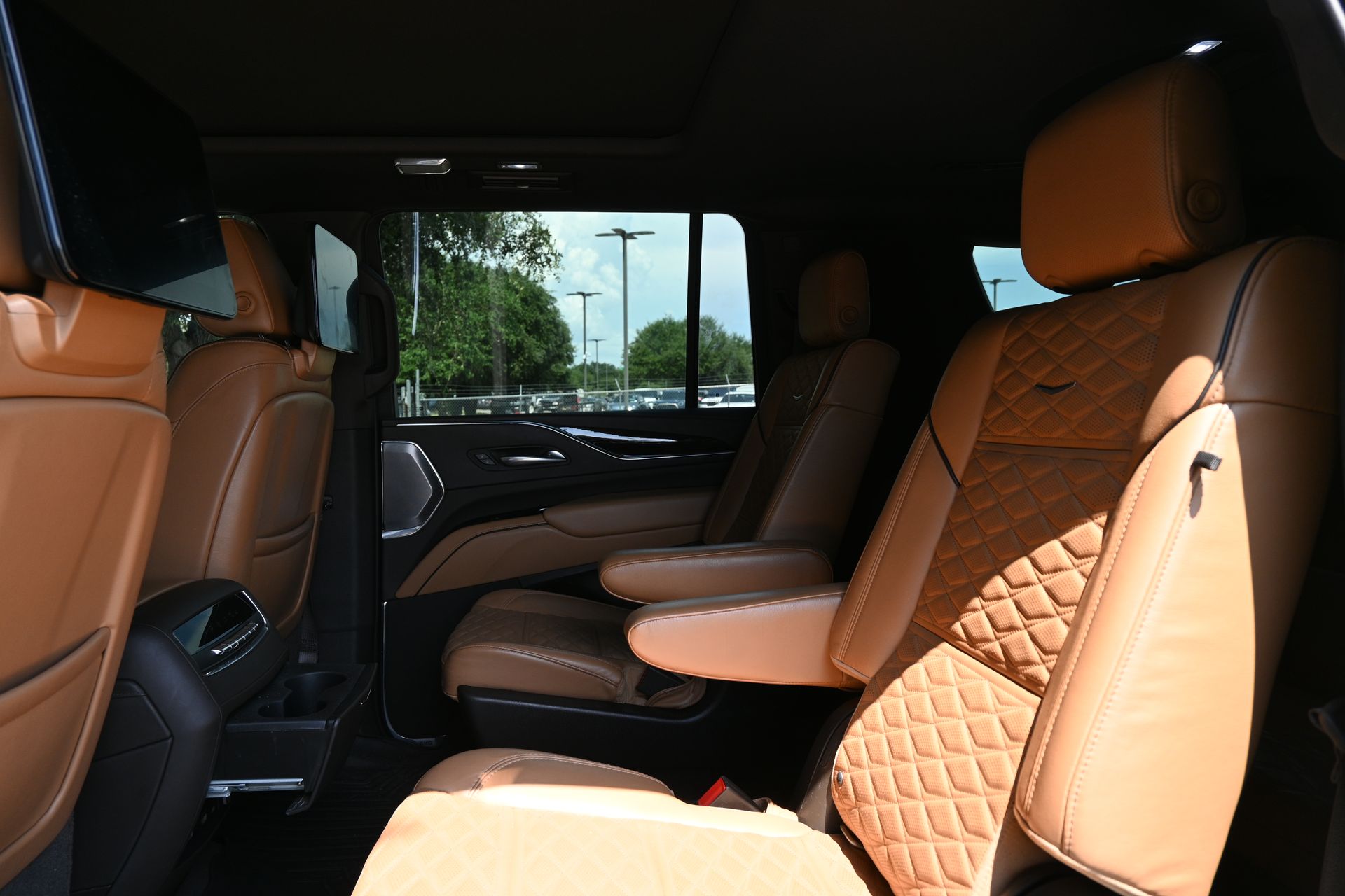 2021 Cadillac Escalade ESV Sport White at Shottenkirk Kia Fort Bend