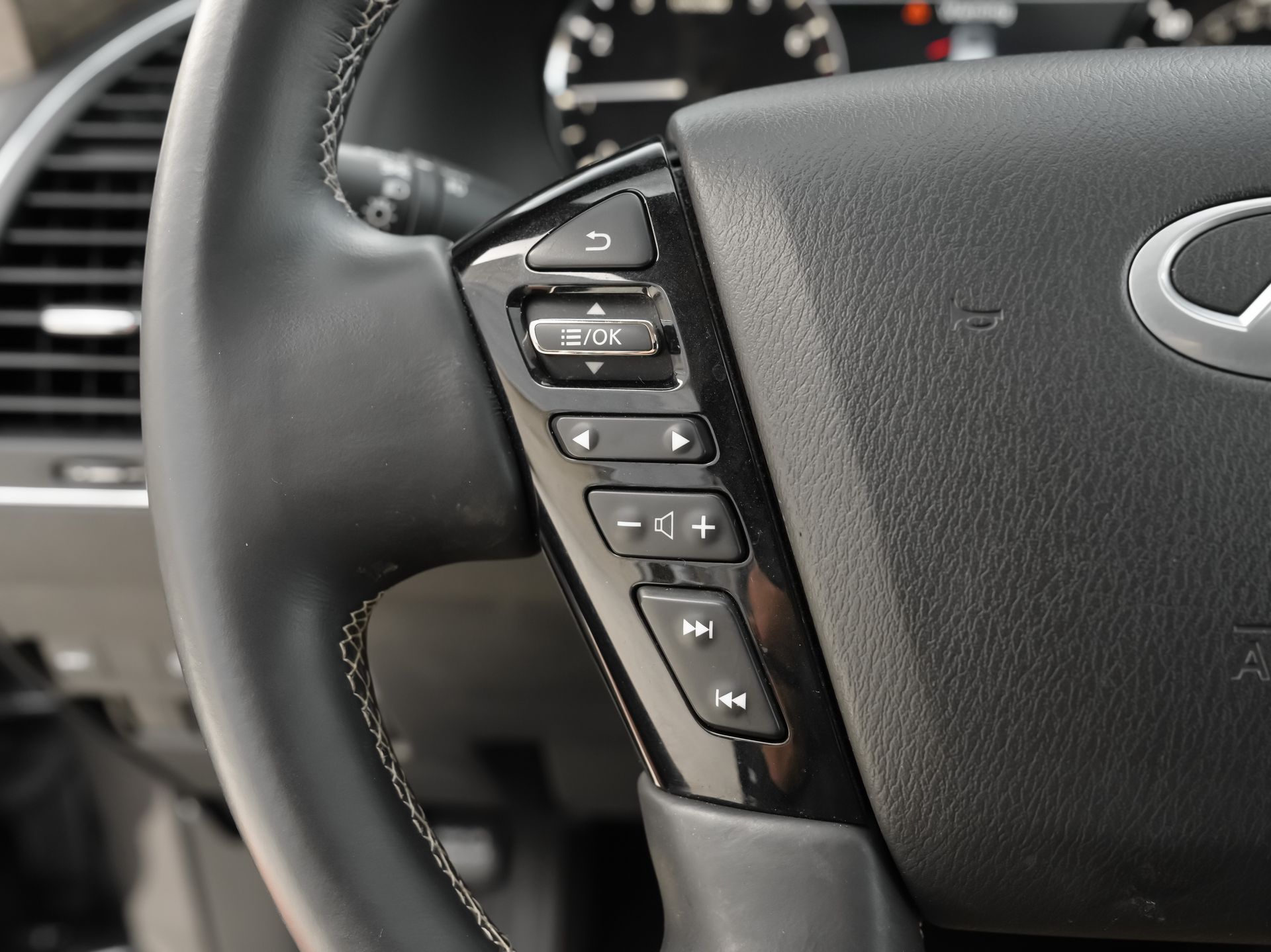 used 2024 INFINITI QX80 car, priced at $48,900