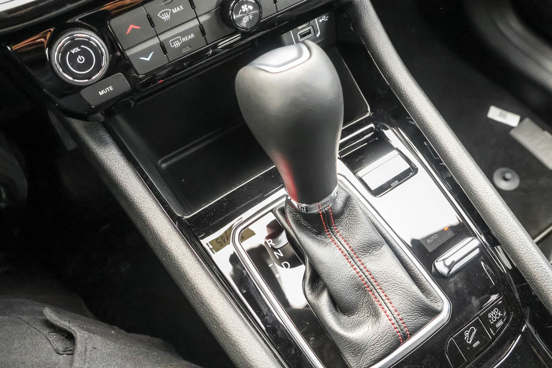 2026 JEEP COMPASS - Image 18