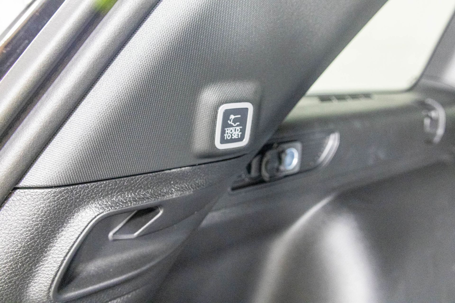 2025 JEEP GRAND CHEROKEE - Image 37