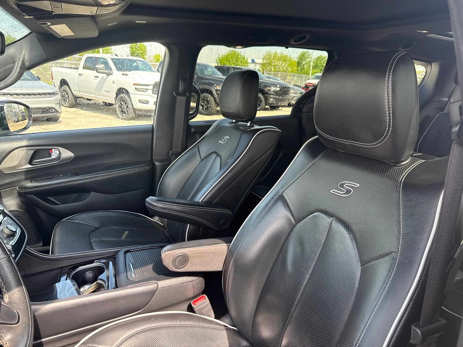 もりページ Used Brilliant Black Crystal Pearlcoat 2021 Chrysler Pacifica