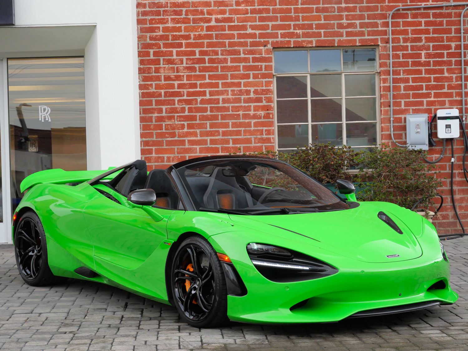 Mantis Green 2024 McLaren 750S Convertible Rear-Wheel Drive 7-Speed Automatic