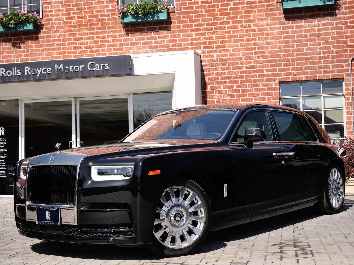 Black 2022 Rolls-Royce Phantom EWB RWD Sedan Rear-Wheel Drive 8-Speed Automatic
