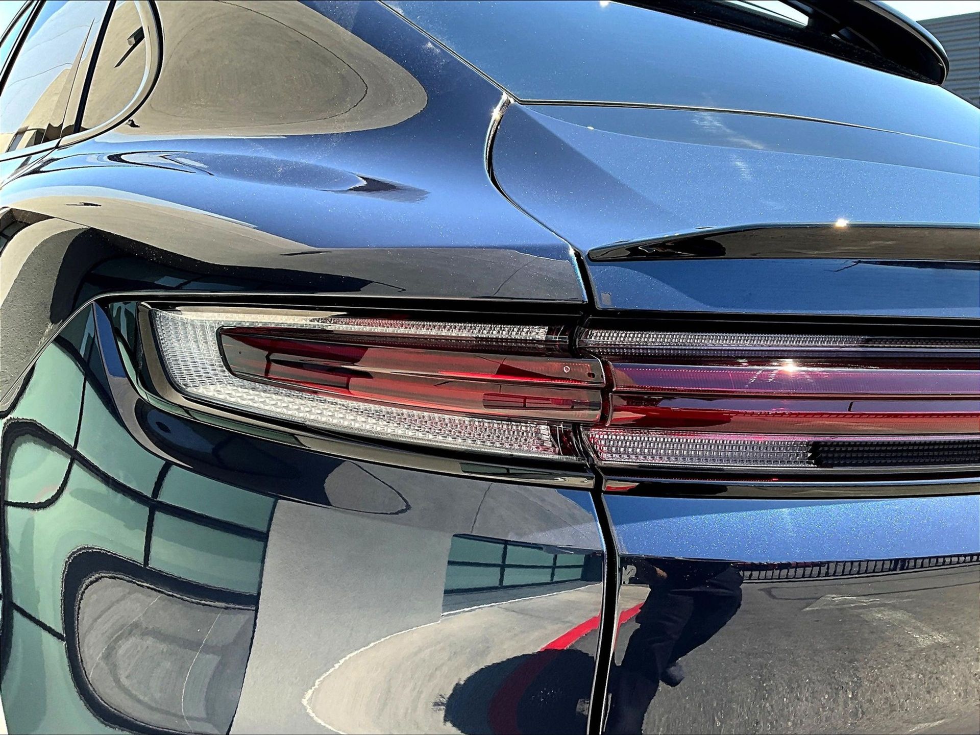 2025 Cayenne Coupe picture #19