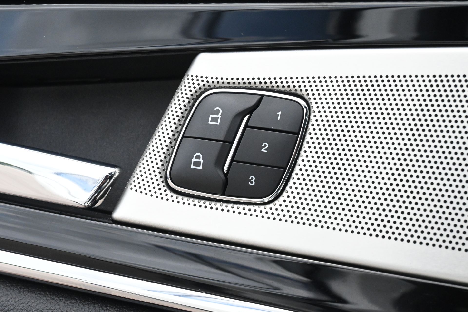 2022 Lincoln Nautilus Reserve White at Bayway Cadillac Southwest