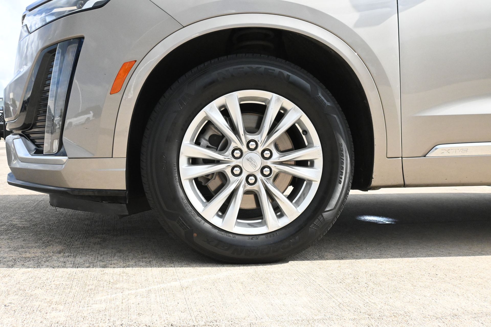 2022 Cadillac XT6 Luxury Brown at AutoSavvy Houston Northwest