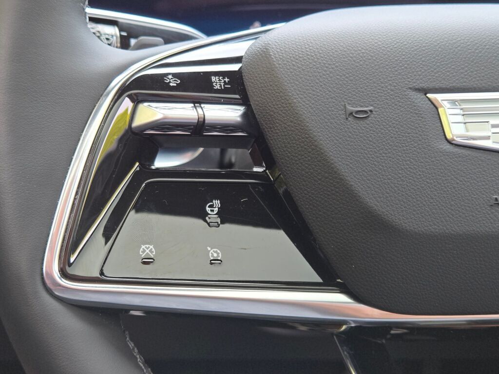 2025 Cadillac Lyriq Sport photo 35