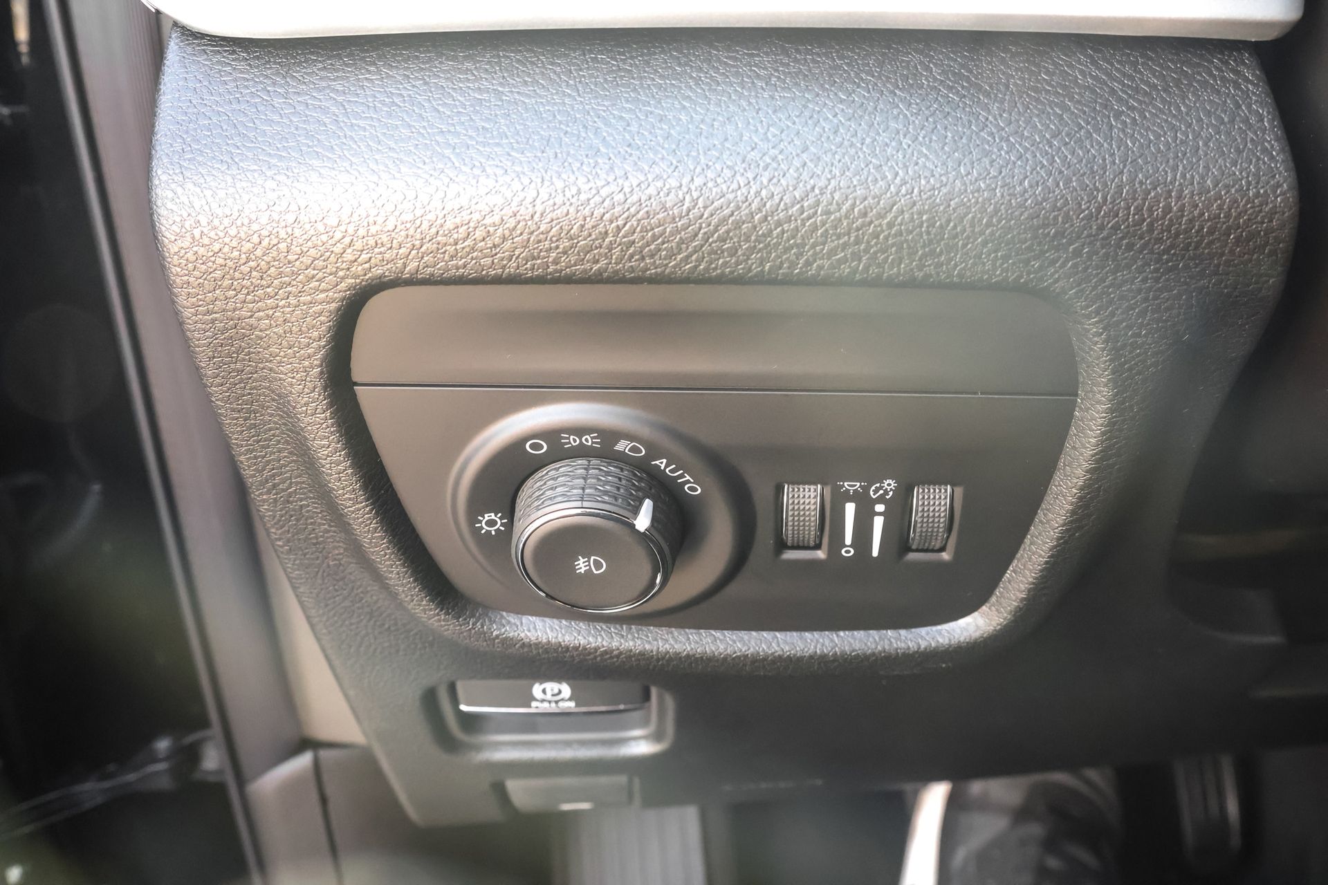 2025 JEEP GRAND CHEROKEE L - Image 25