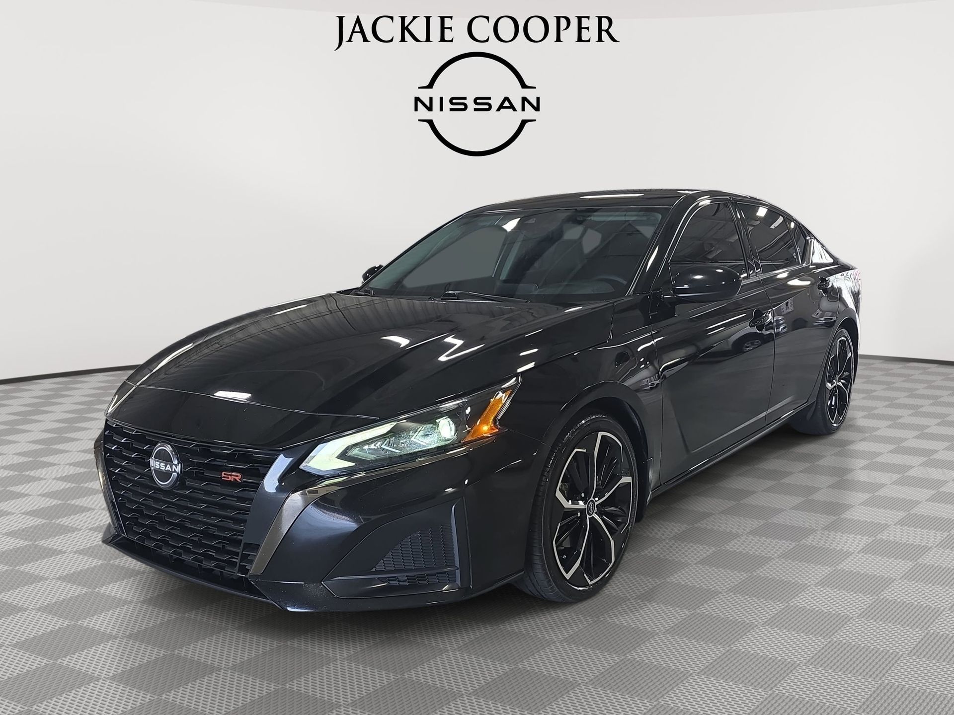 Super Black Clearcoat 2024 Nissan Altima 2.5 SR FWD Sedan Front-Wheel Drive Continuously Variable Transmission