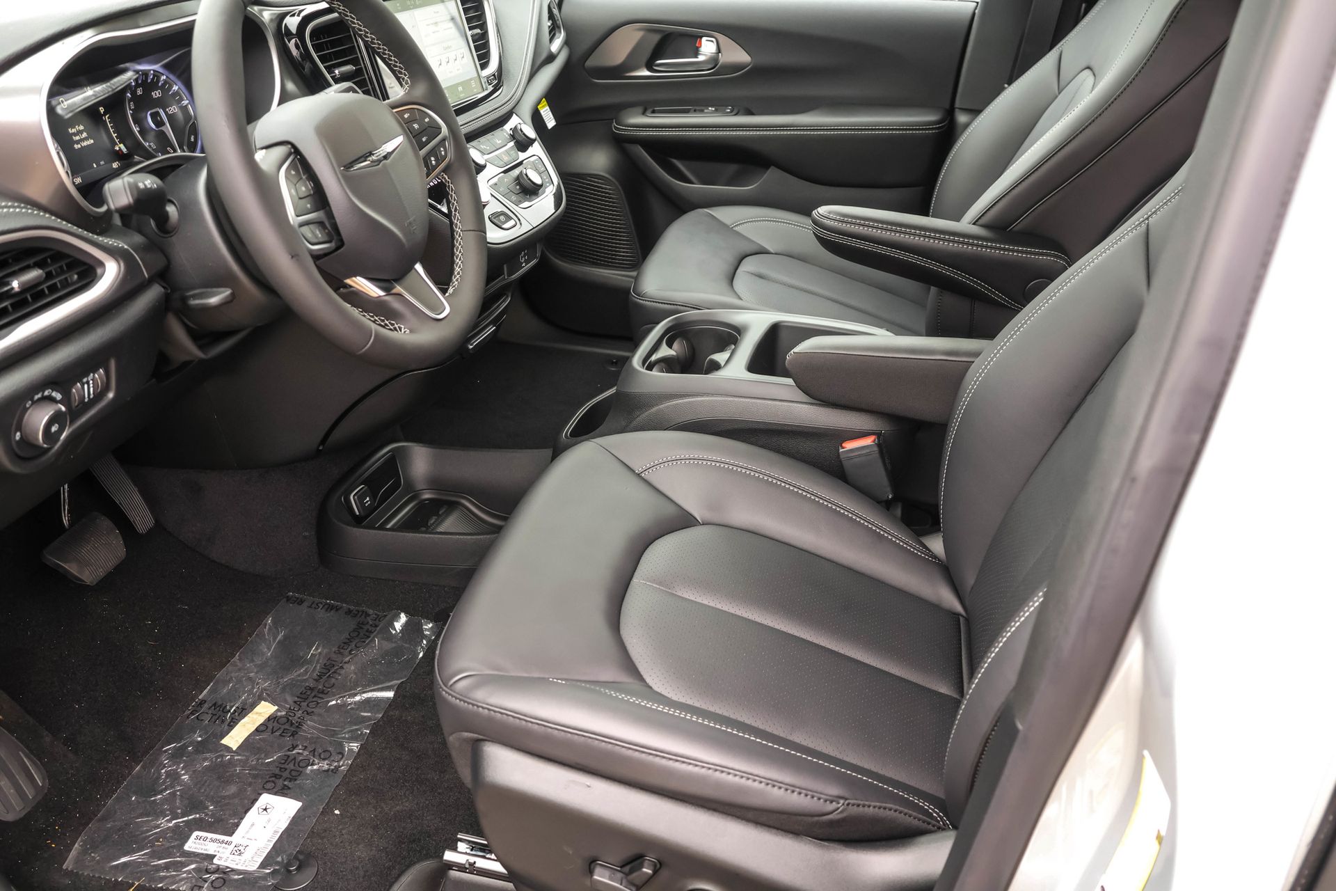 2026 CHRYSLER PACIFICA - Image 4