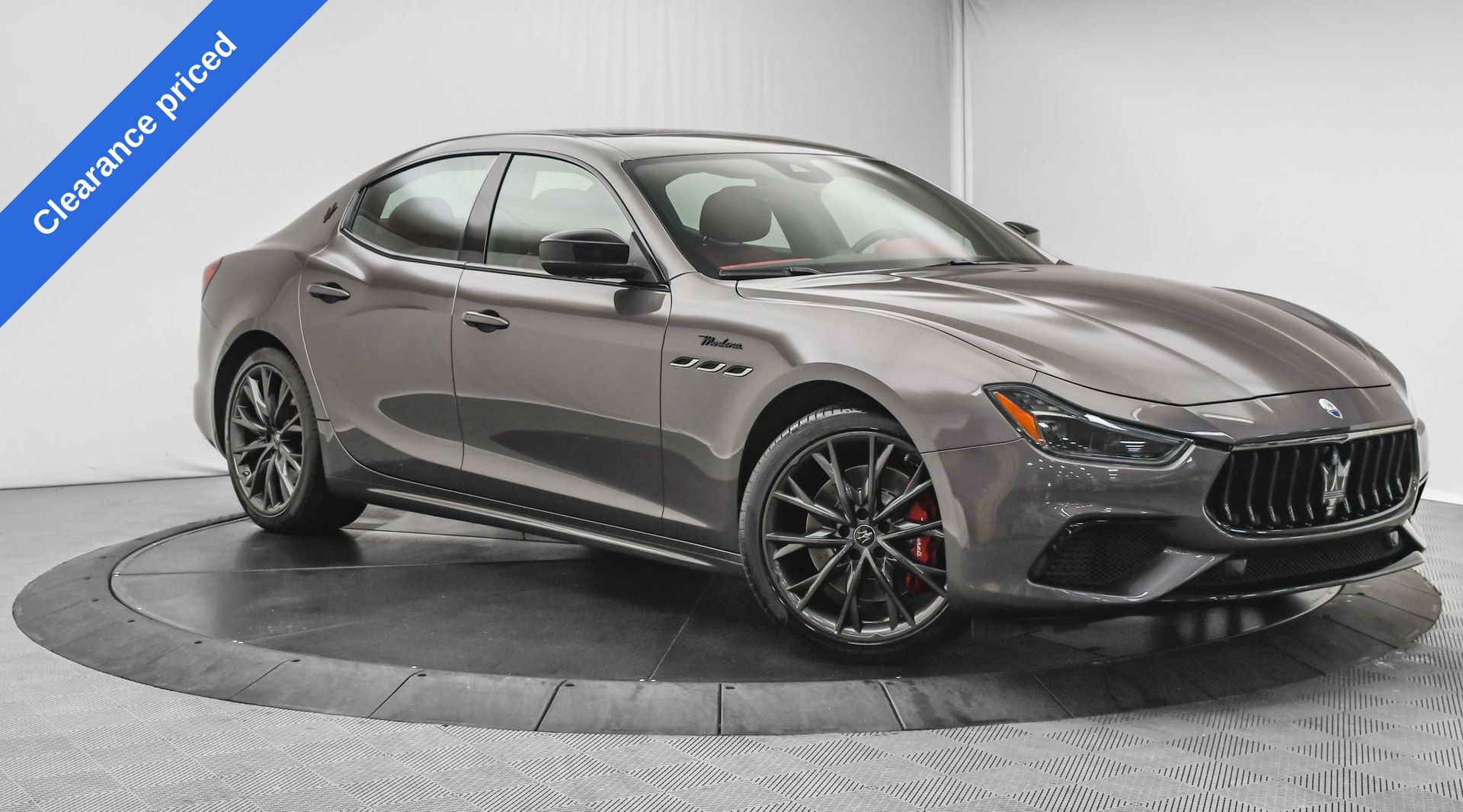 2022 Maserati Ghibli Modena Q4