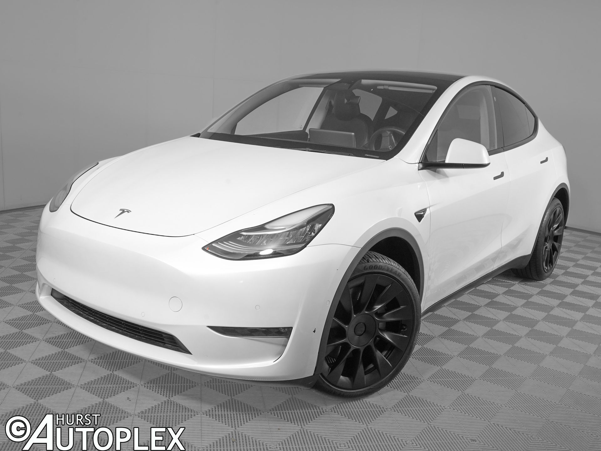 Pearl White Multi-Coat 2022 Tesla Model Y Long Range AWD SUV / Crossover All-Wheel Drive 1-Speed Automatic