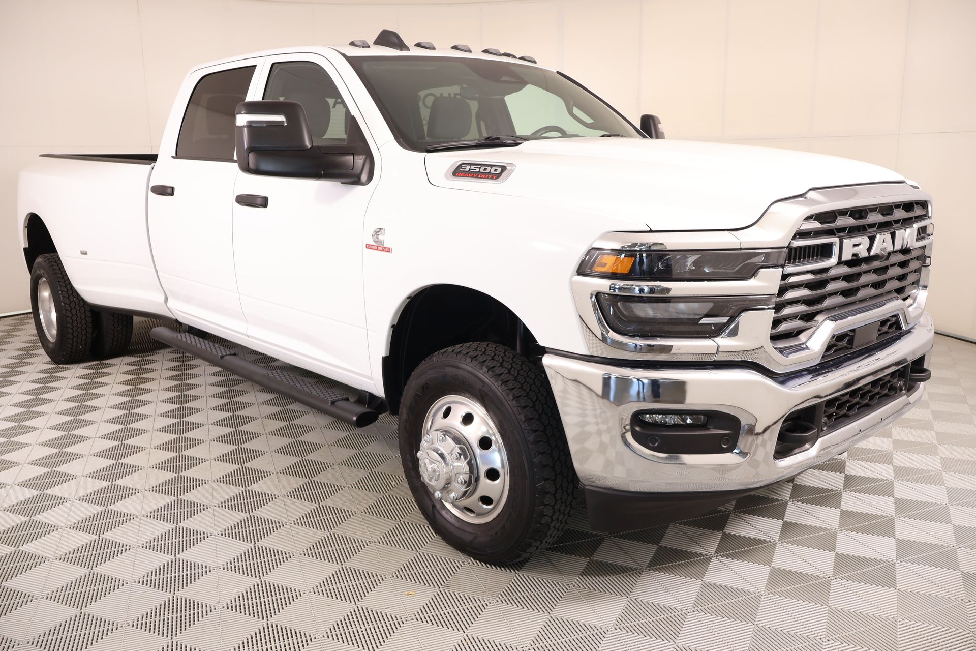 Bright White Clearcoat 2025 RAM 3500 Pickup Truck Four-Wheel Drive 8-Speed Automatic
