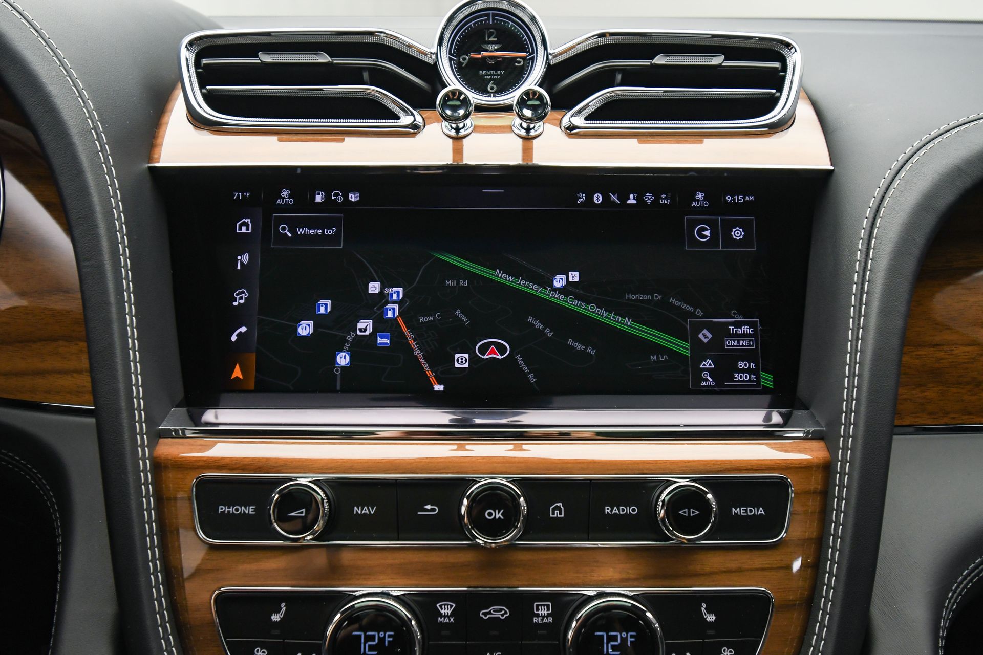 2025 Bentley Bentayga - Photo 37