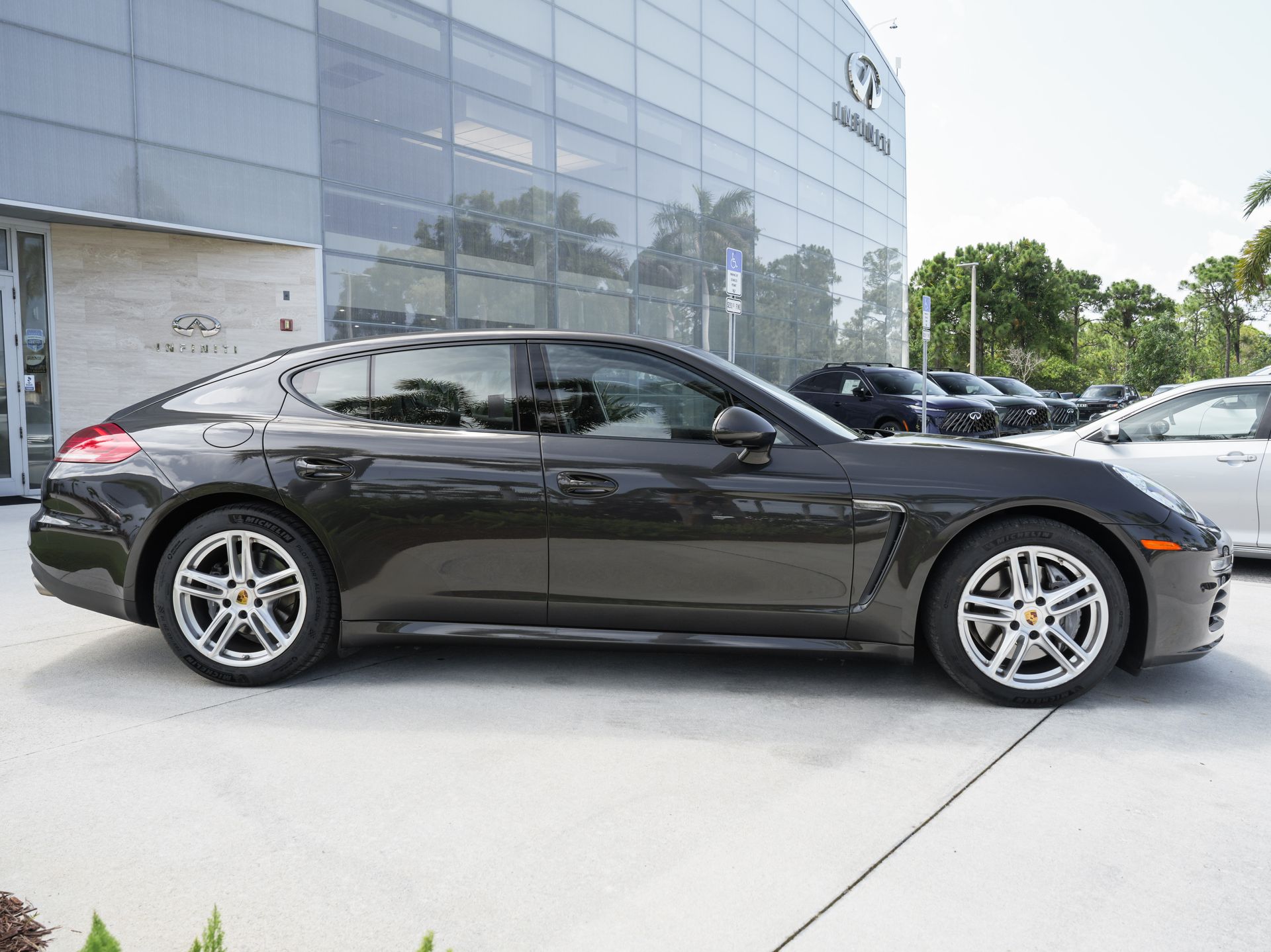 used 2014 Porsche Panamera car, priced at $25,000