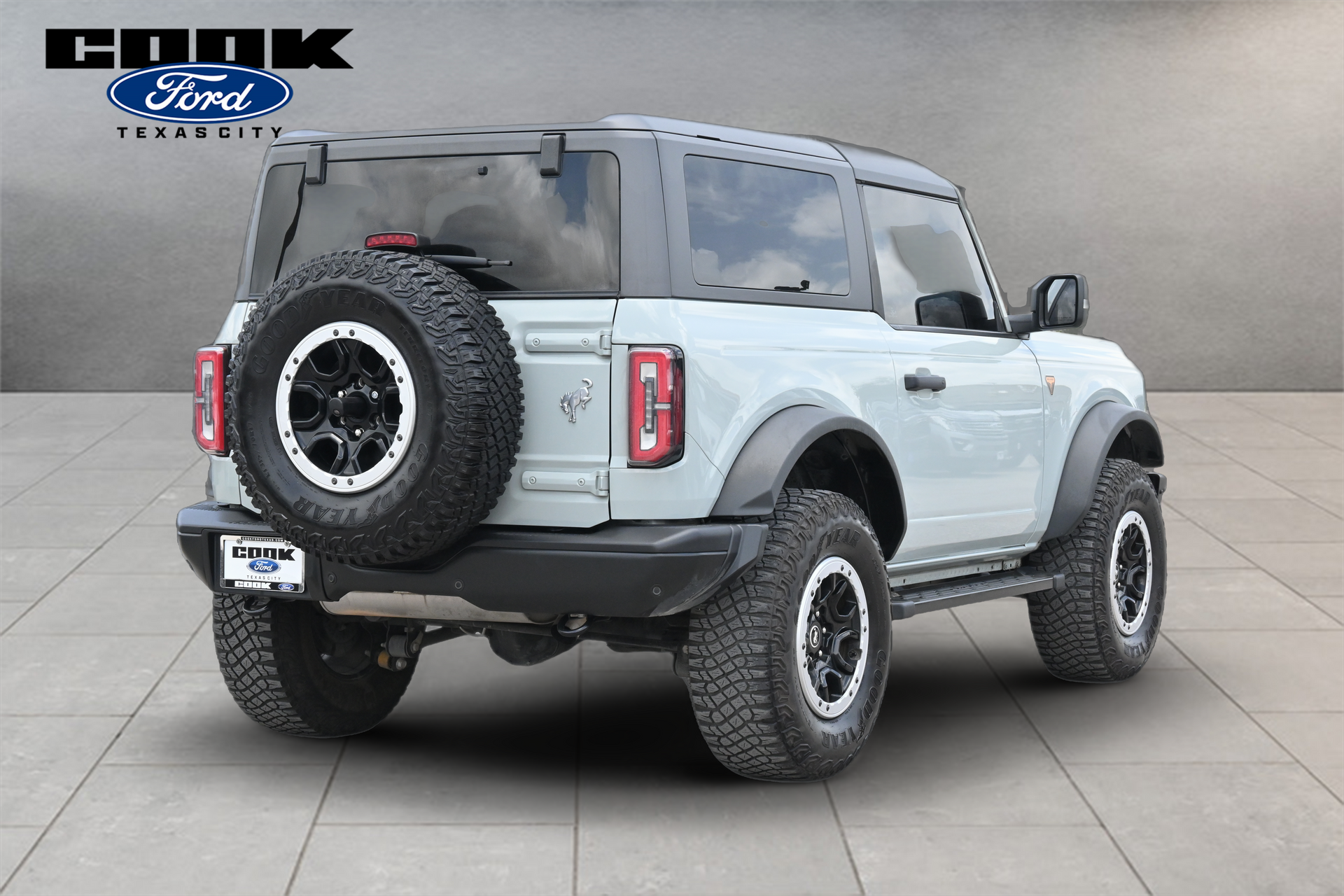 2023 Ford Bronco Badlands - 2