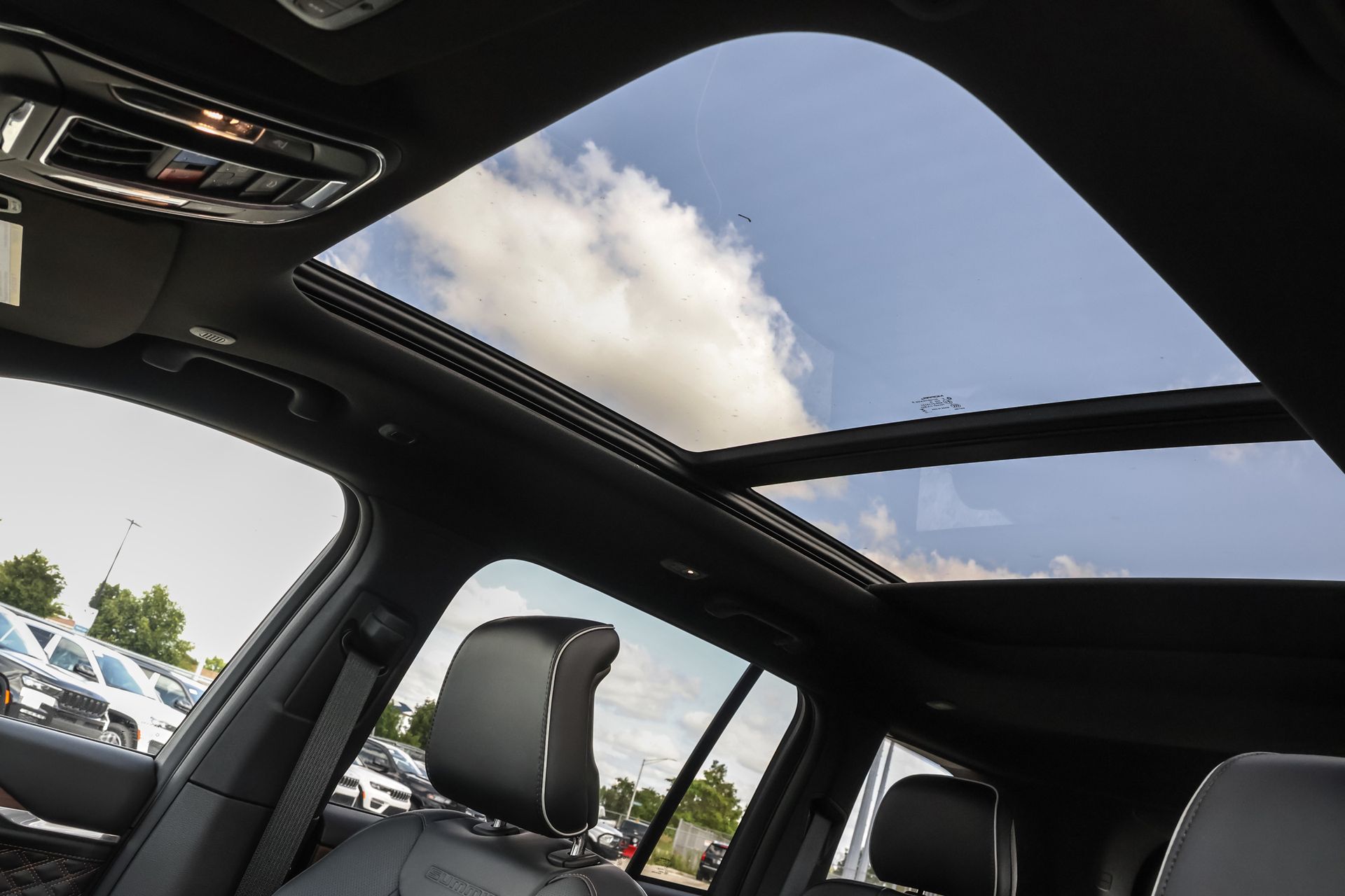 2025 JEEP GRAND CHEROKEE - Image 6