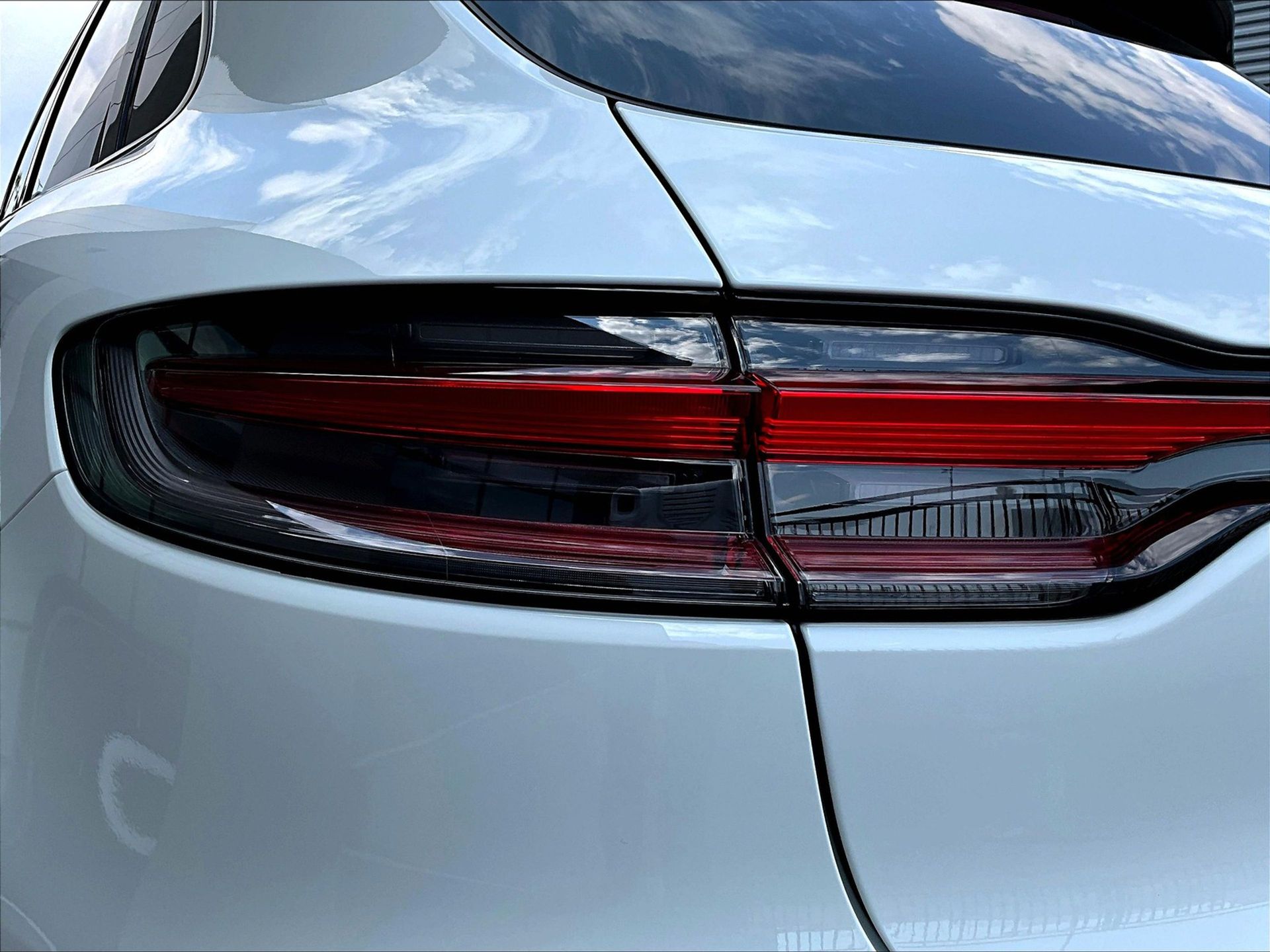 2025 Macan picture #19