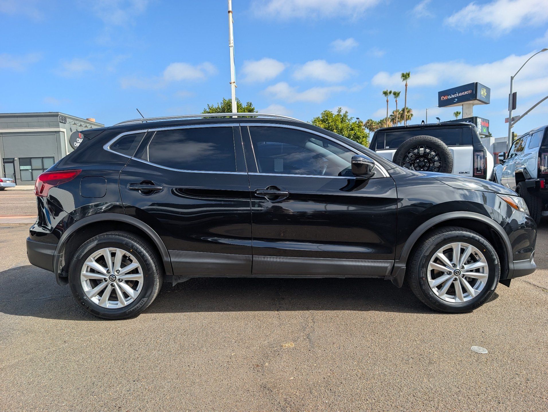 View vehicle photo 6