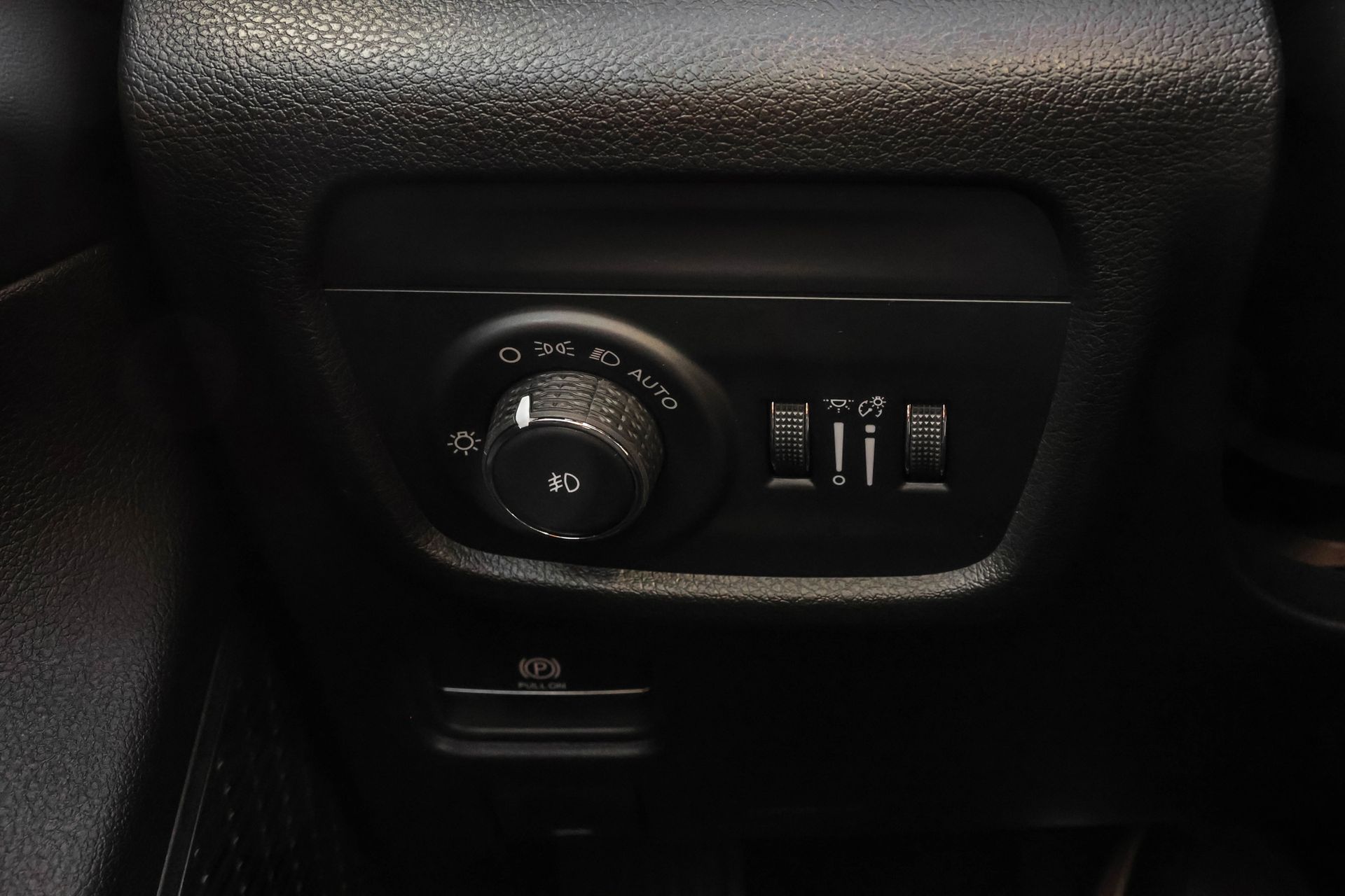 2025 JEEP GRAND CHEROKEE L - Image 31