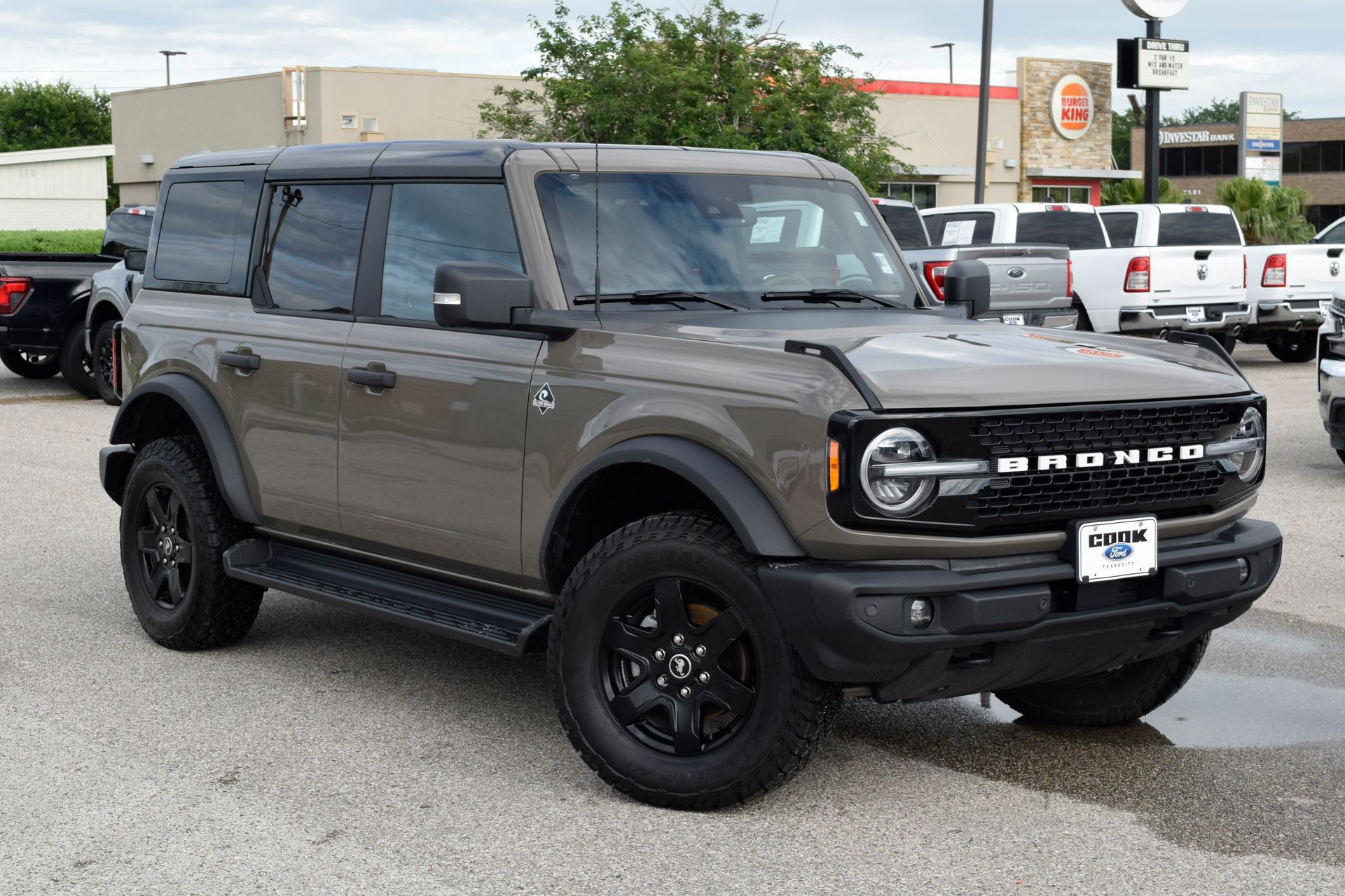 2025 Ford Bronco Outer Banks Gray at DeMontrond Auto Country