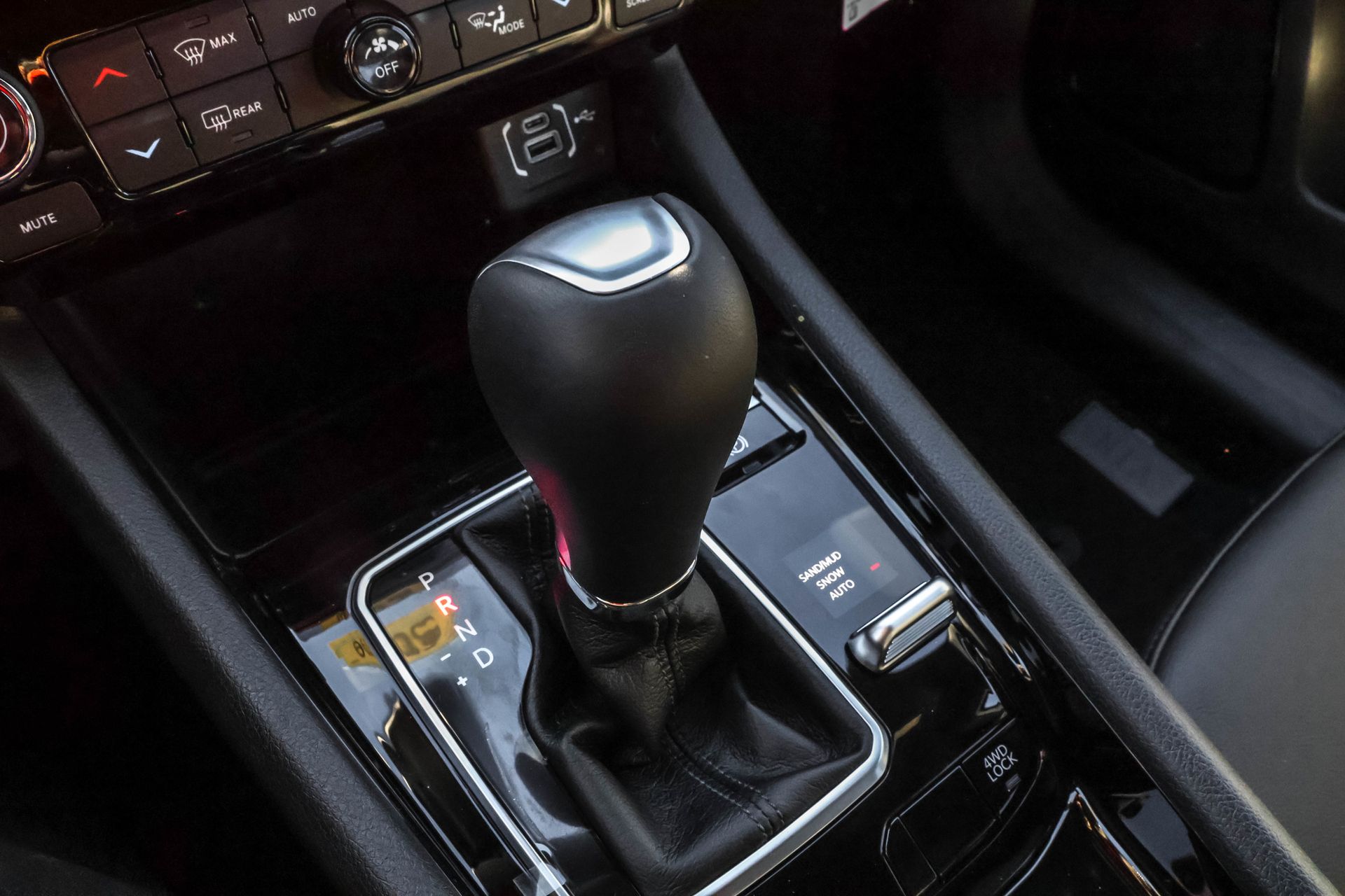 2026 JEEP COMPASS - Image 18