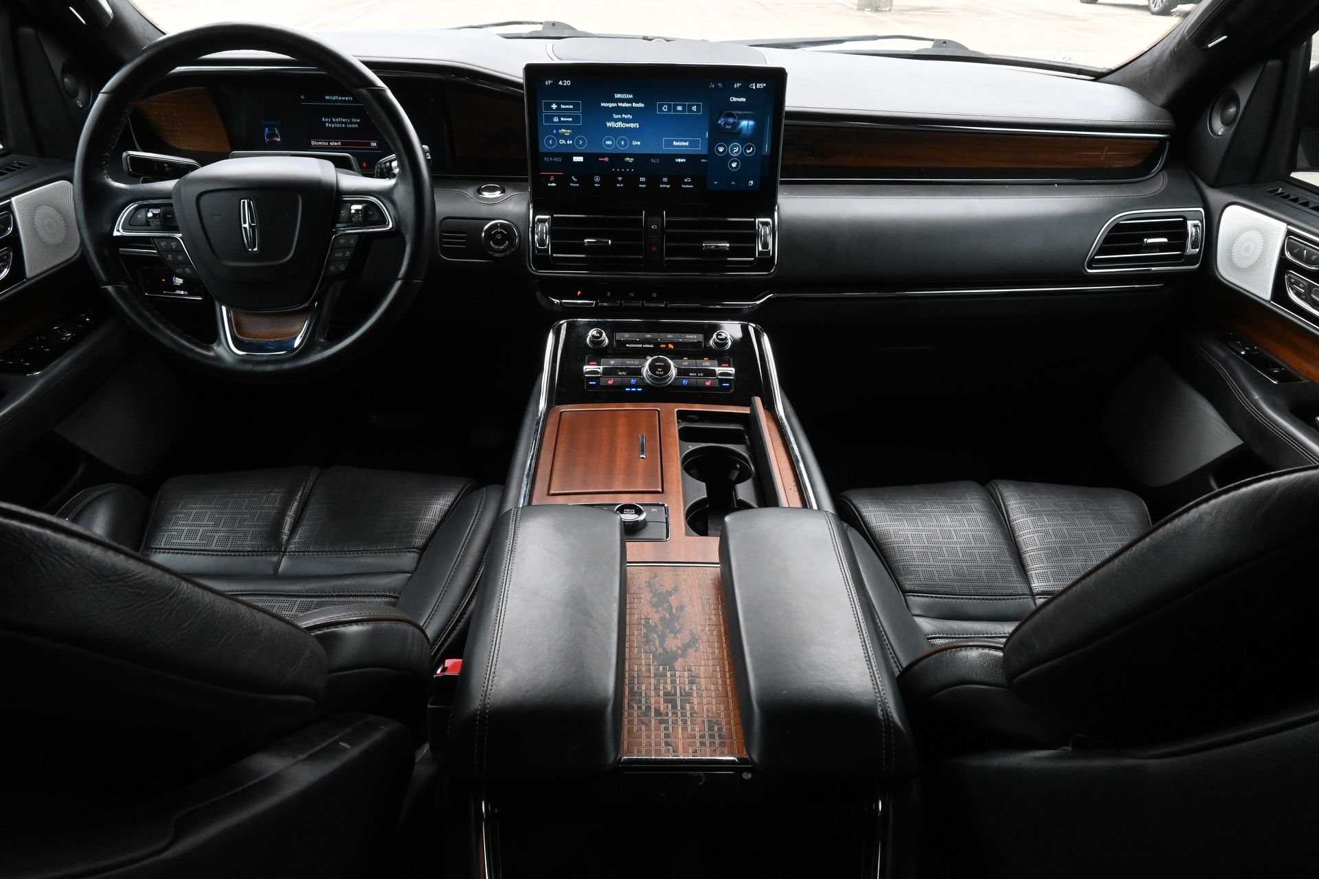 2022 Lincoln Navigator L Black Label White at Classic Chevrolet Galveston