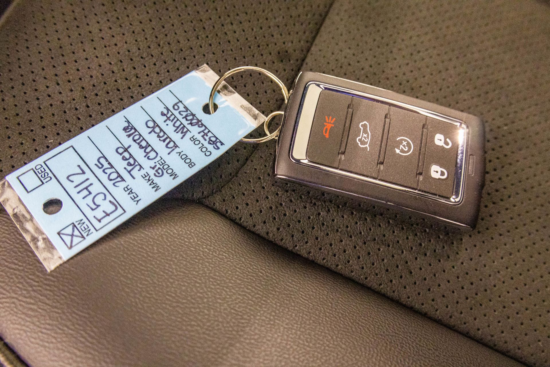 2025 JEEP GRAND CHEROKEE - Image 37