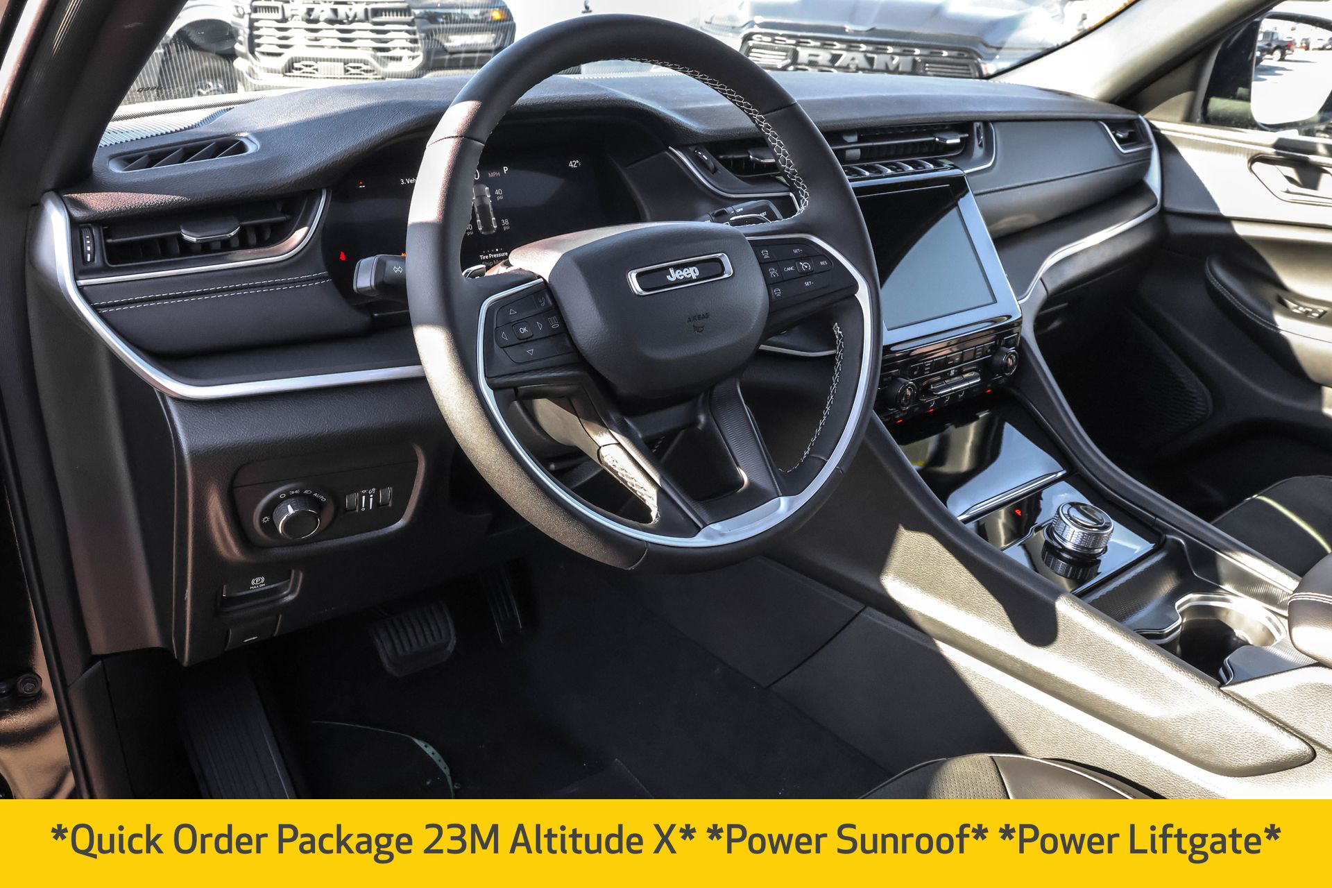 2025 JEEP GRAND CHEROKEE - Image 4