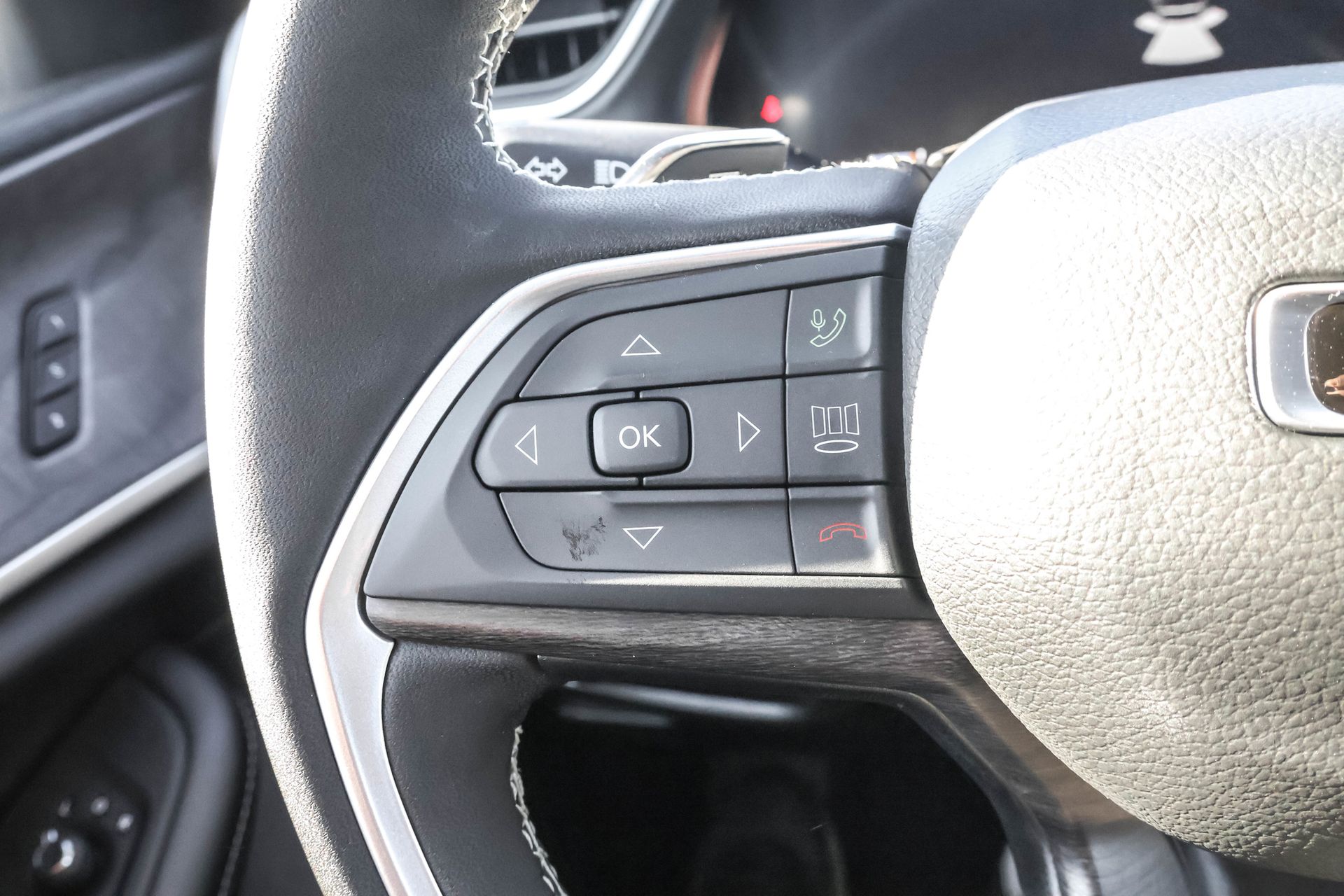 2025 JEEP GRAND CHEROKEE - Image 25