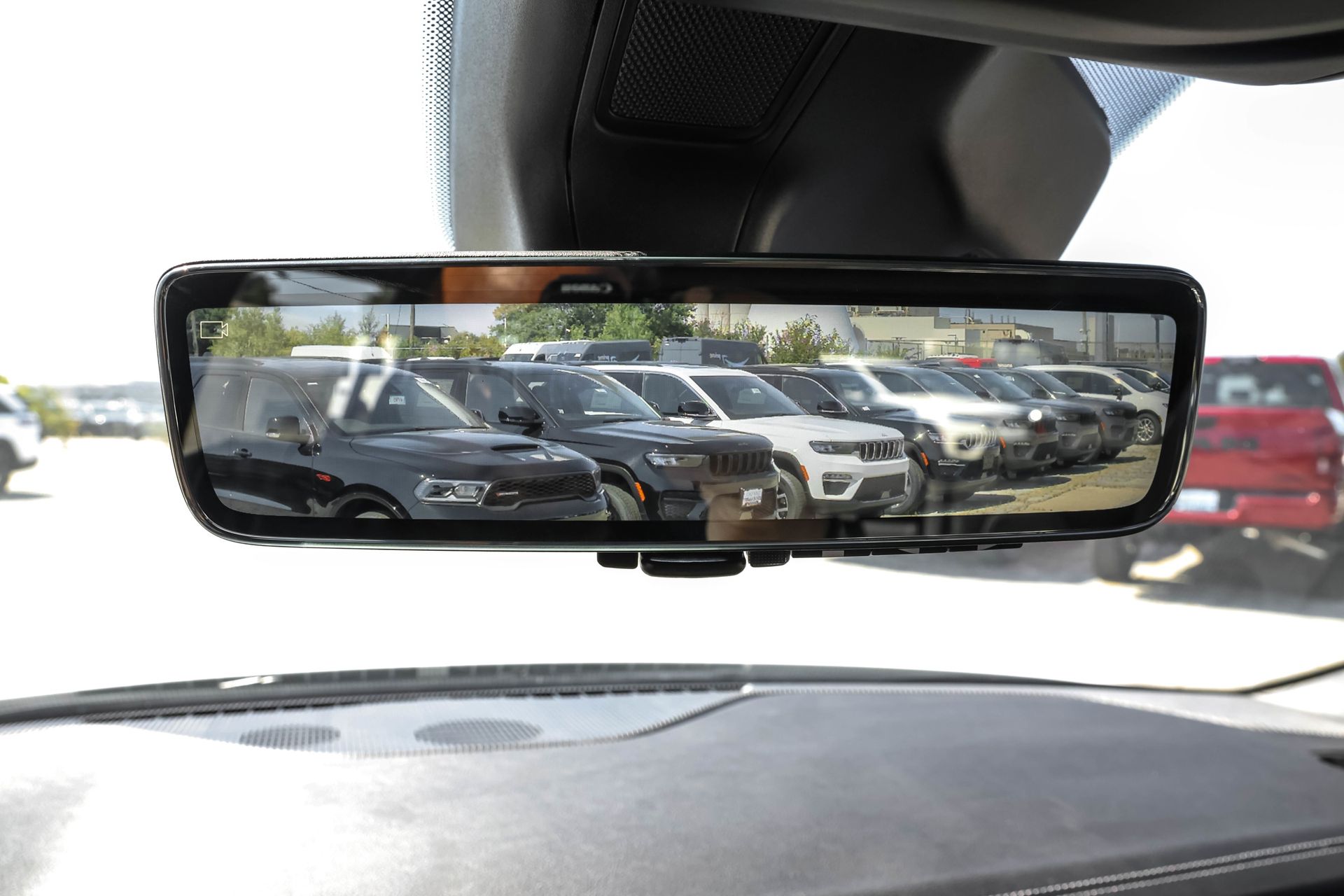 2025 JEEP GRAND CHEROKEE - Image 25