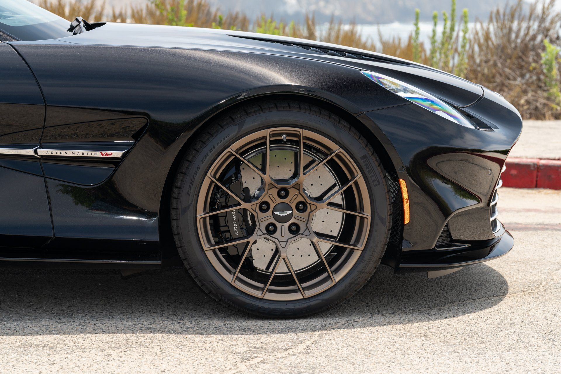 2025 Aston Martin Vanquish Base - Photo 23