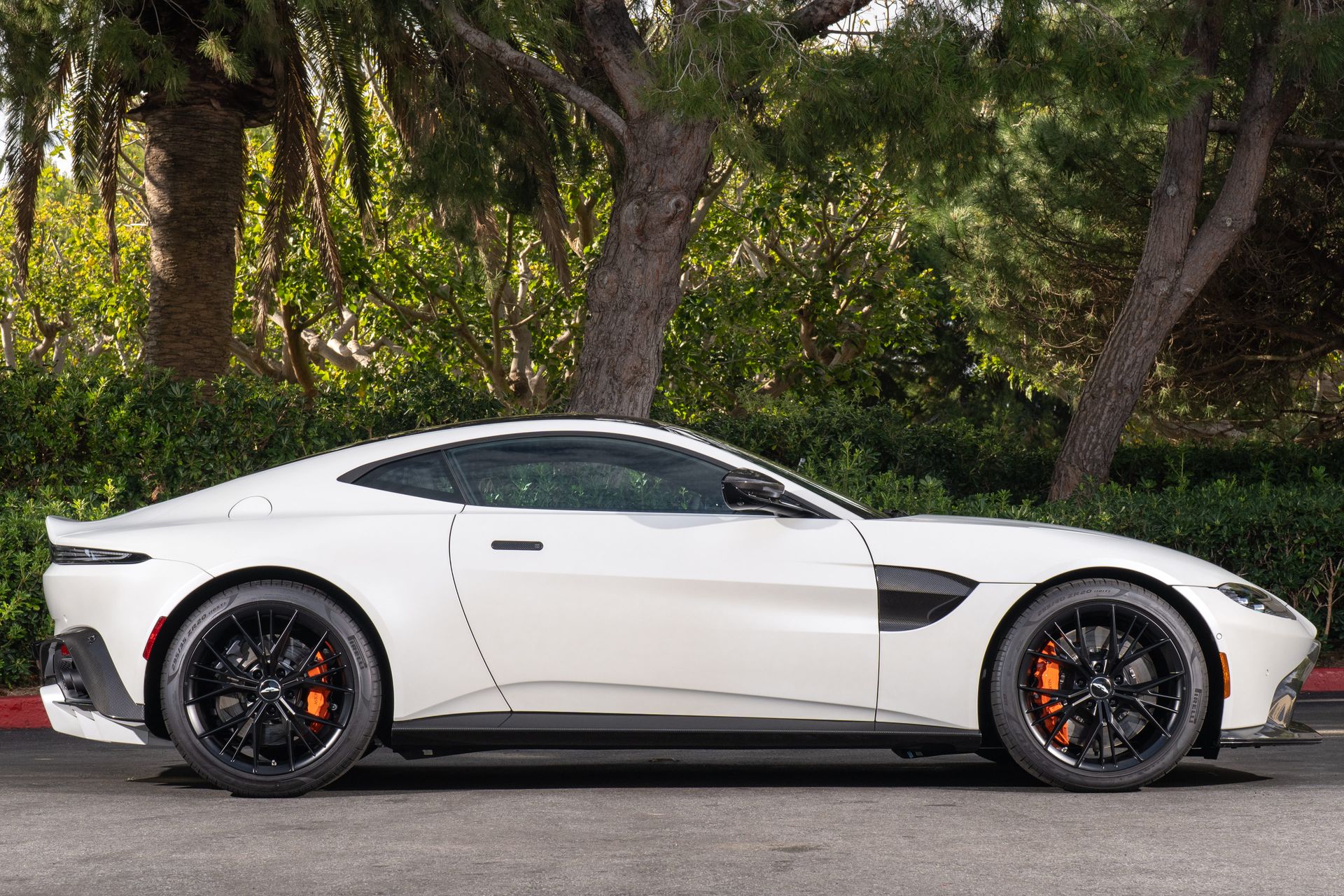 Aston Martin 2021 Vantage 